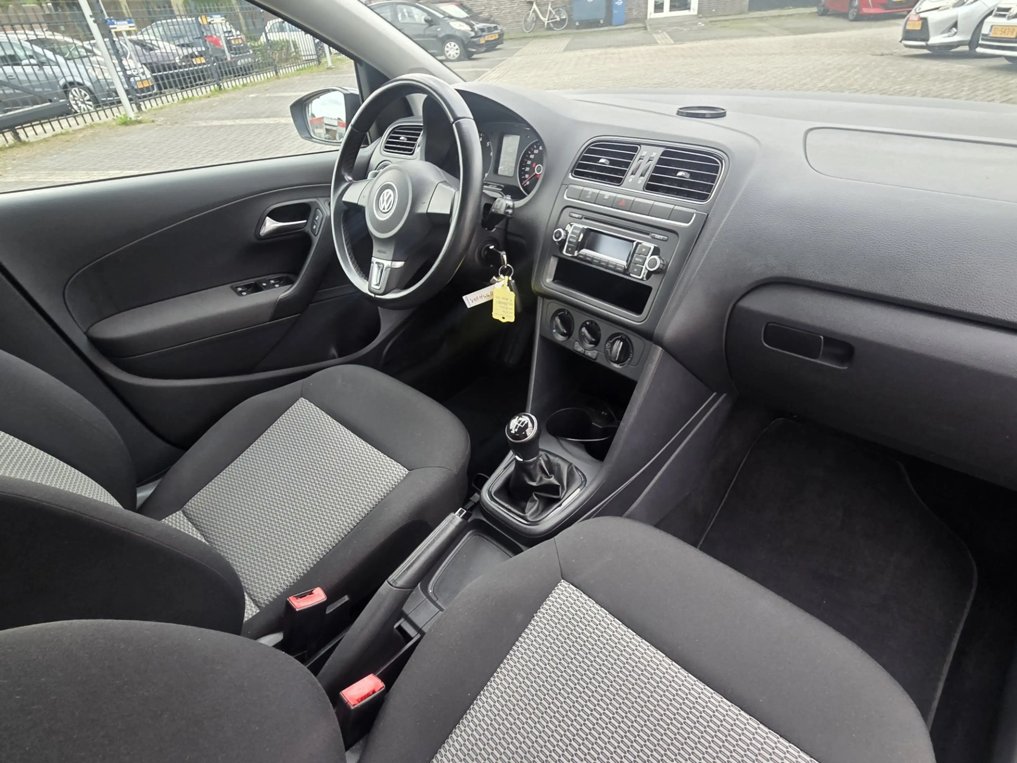 Volkswagen Polo 1.2 TSI R-Line Edition/DEALER ONDERHOUDEN — photo 8