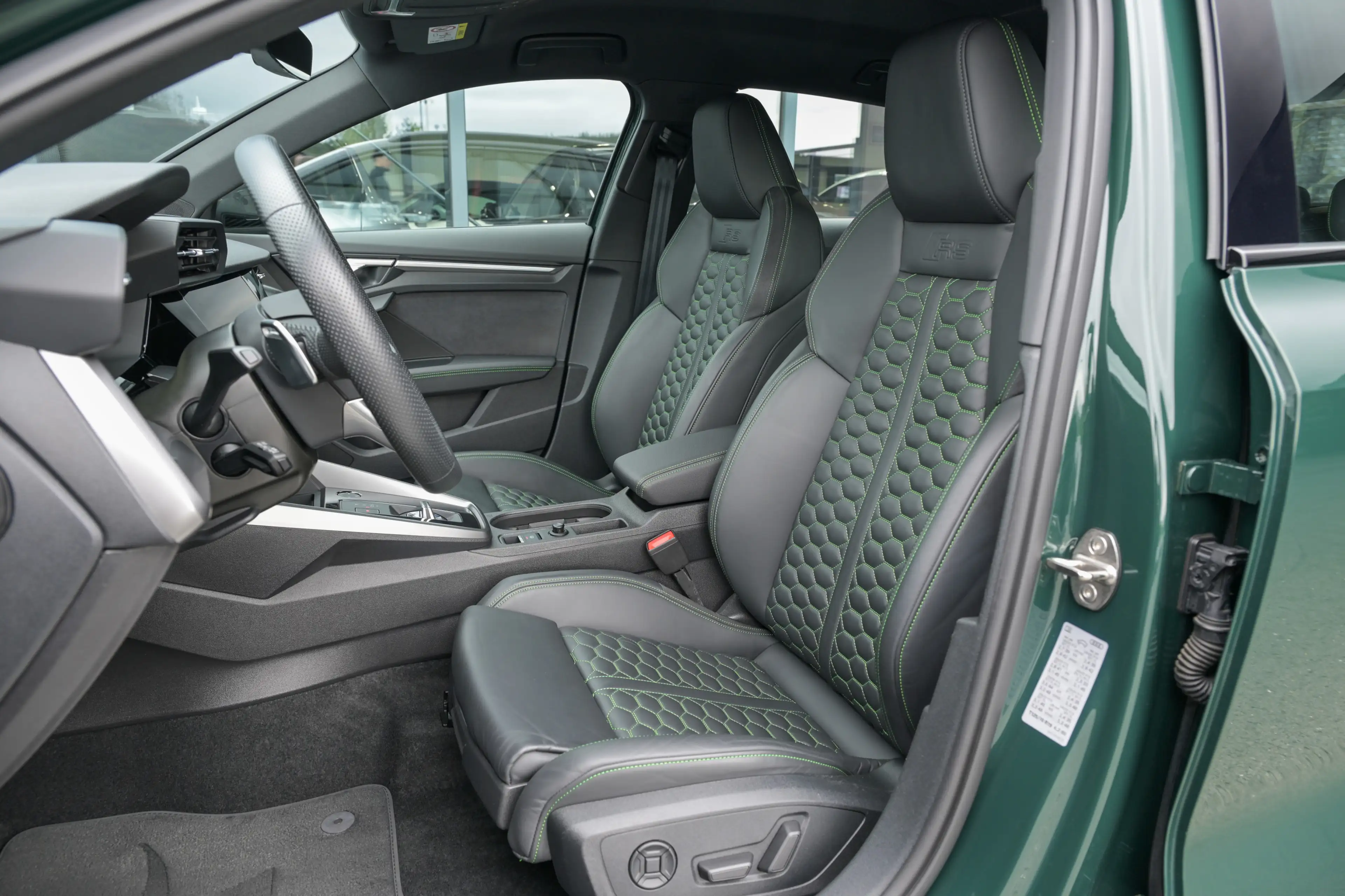Audi RS3 Sportback 2.5 TFSI Keramik* Goodwoodgrün !* — photo 12