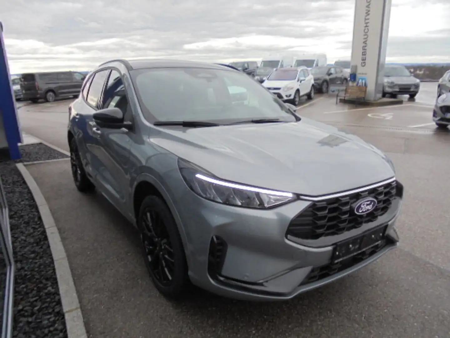 Ford Kuga Plug-In Hybrid ST-Line X PHEV ''Black Package'' Silber - 2