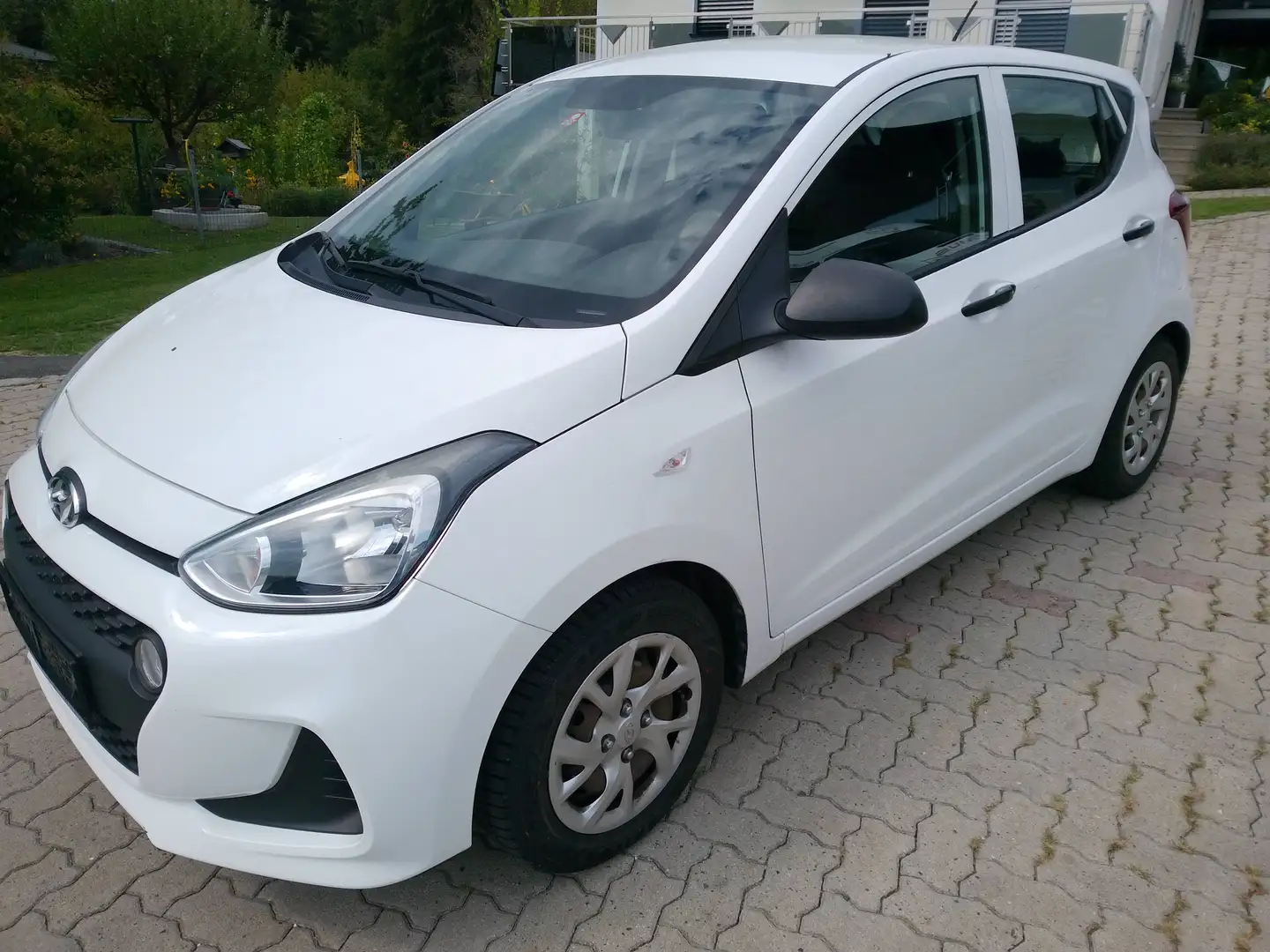 Hyundai i10 i10 1,0 Comfort Comfort Weiß - 1