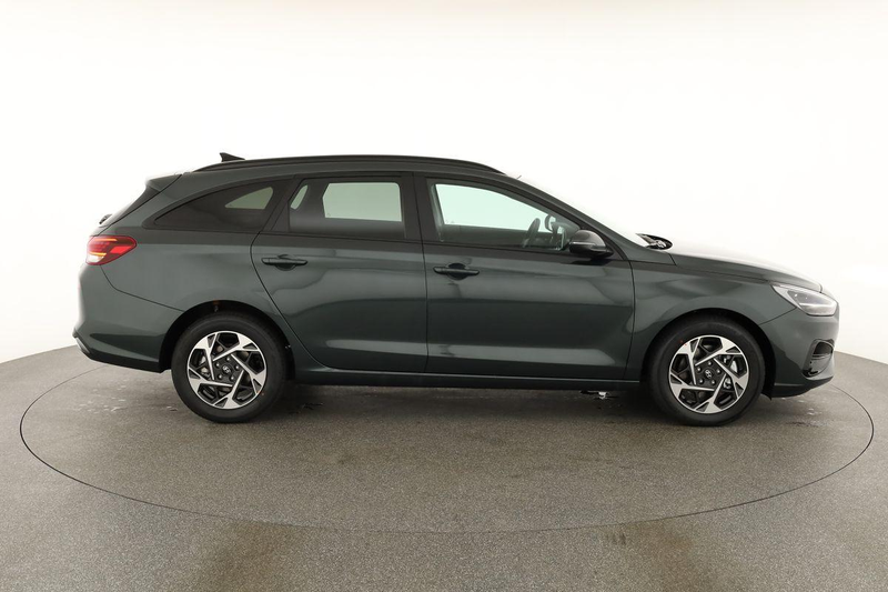 Hyundai i30 Kombi 1.6 T-GDI DCT, Navi, Kamera, Winter, 16-Zoll — photo 22