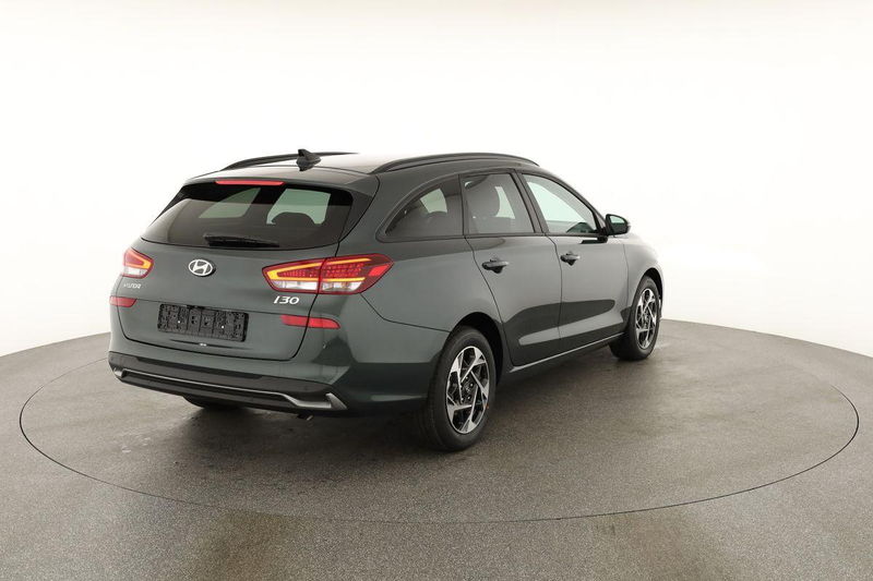 Hyundai i30 Kombi 1.6 T-GDI DCT, Navi, Kamera, Winter, 16-Zoll — photo 18