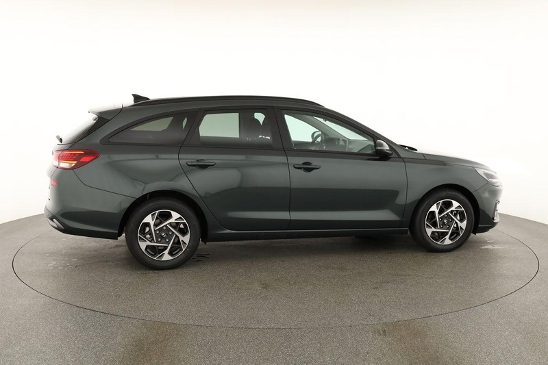 Hyundai i30 Kombi 1.6 T-GDI DCT, Navi, Kamera, Winter, 16-Zoll — photo 21