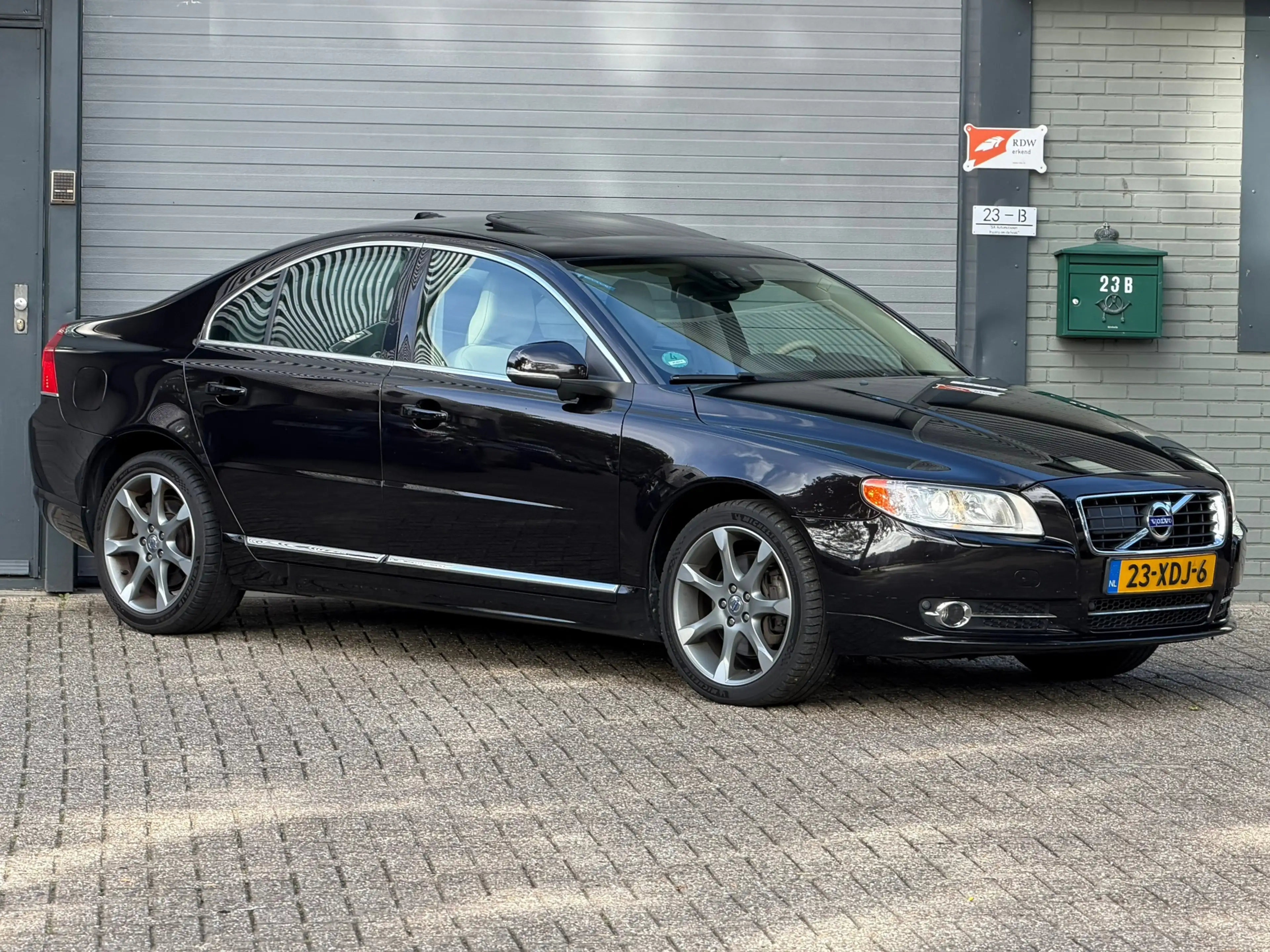 Volvo S80 2.4 D5 Limited Edition — photo 7