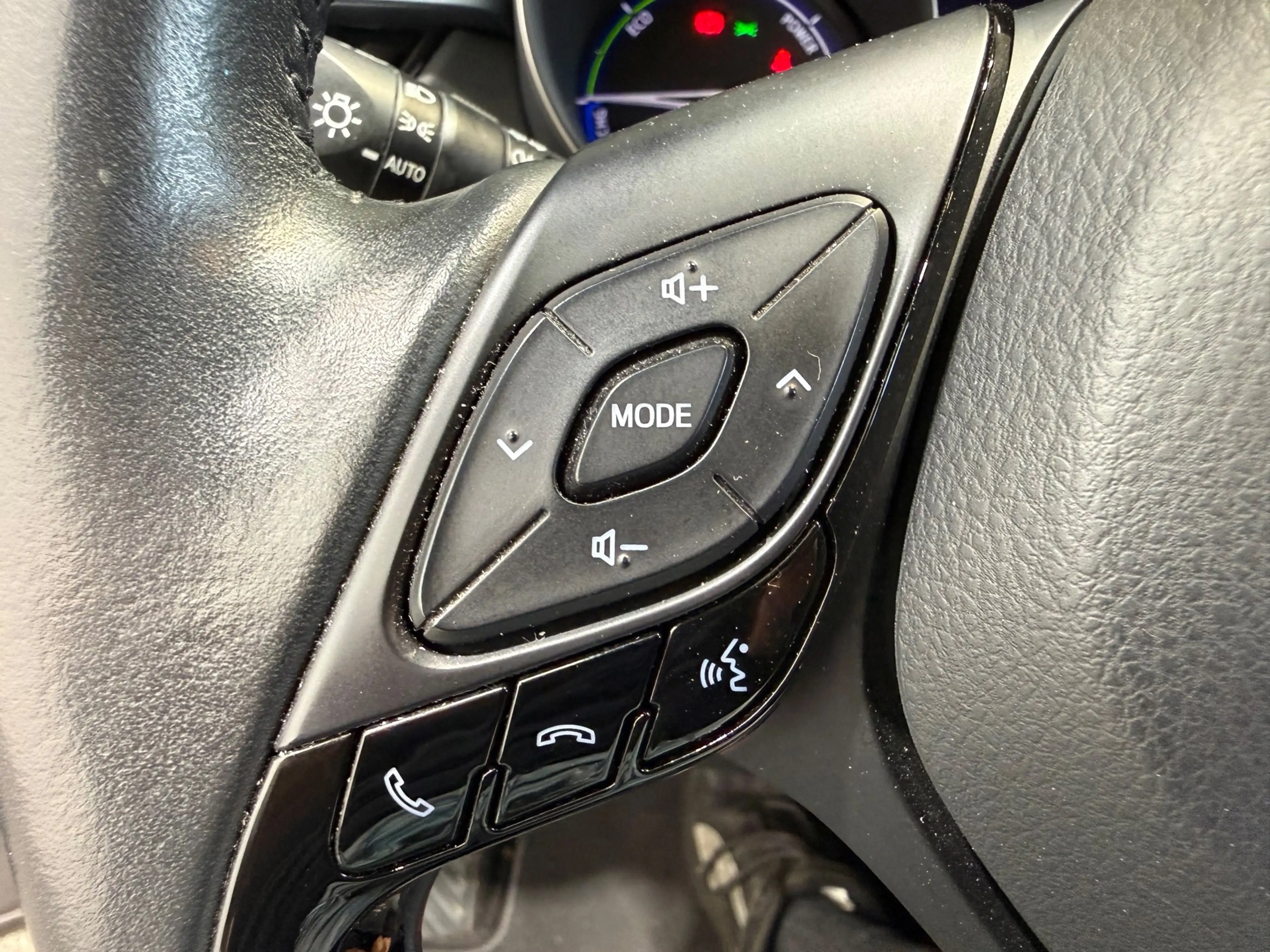 Toyota C-HR 2.0 Hybrid Business Plus — photo 10