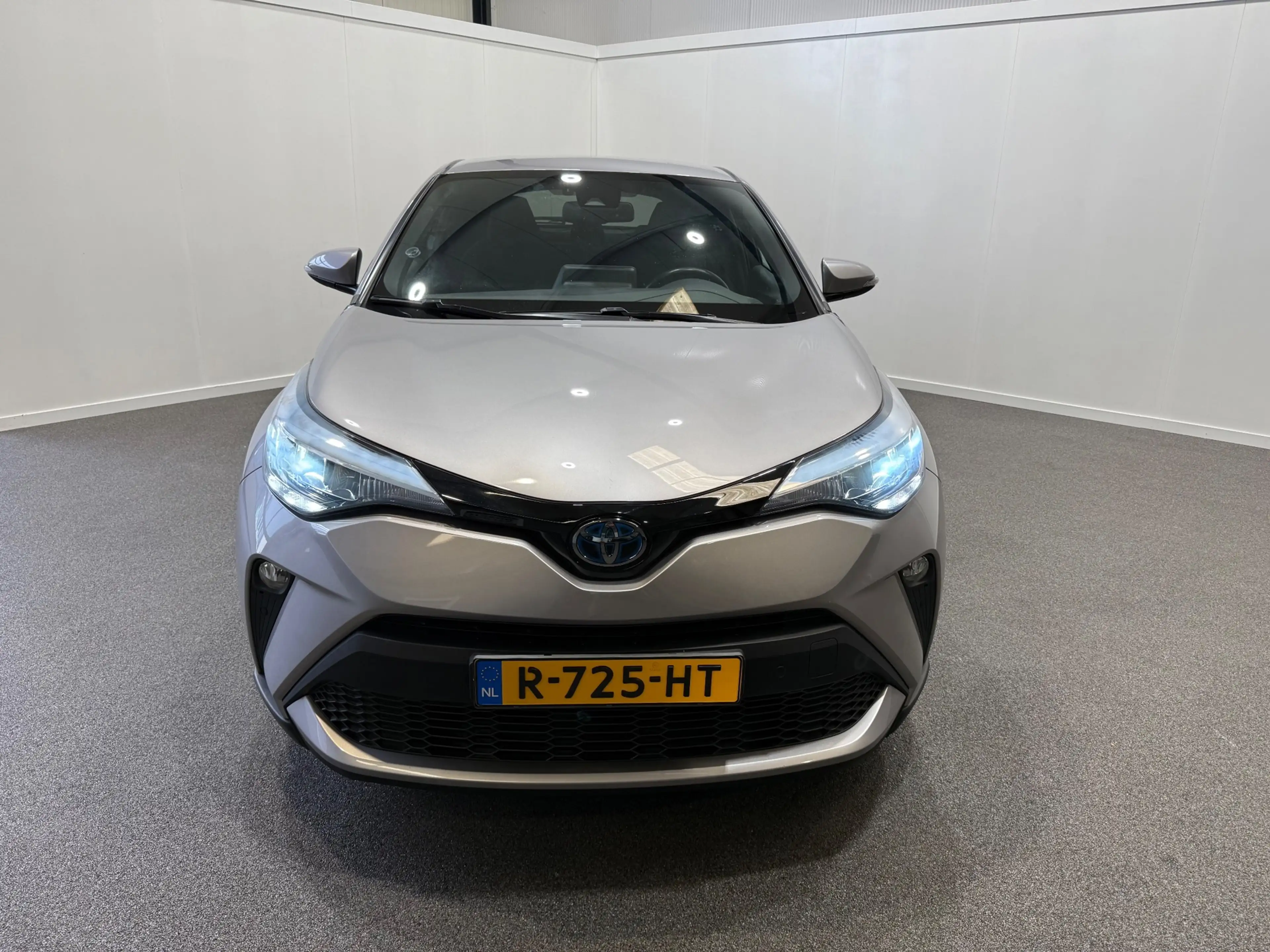 Toyota C-HR 2.0 Hybrid Business Plus — photo 3