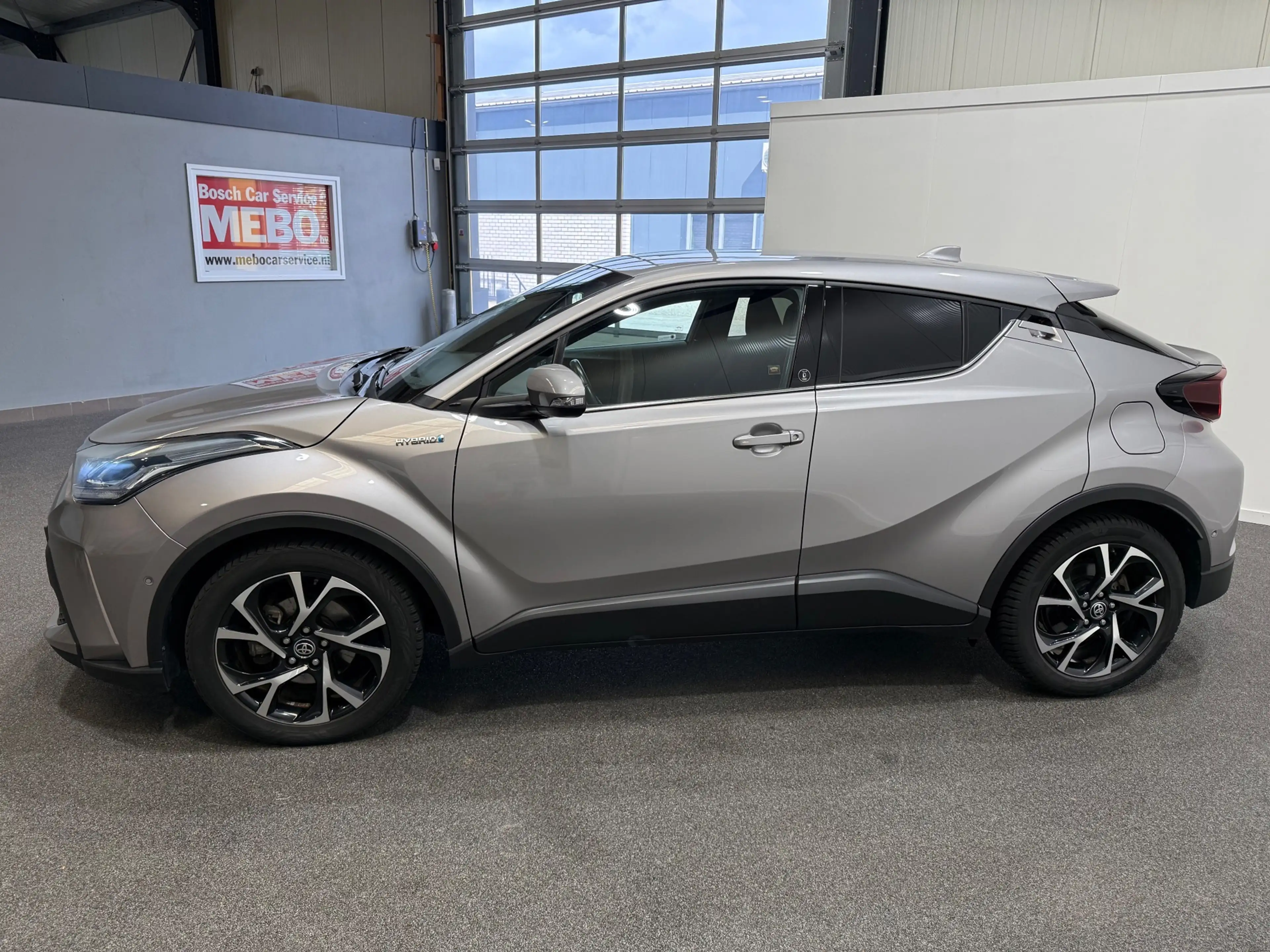 Toyota C-HR 2.0 Hybrid Business Plus — photo 5