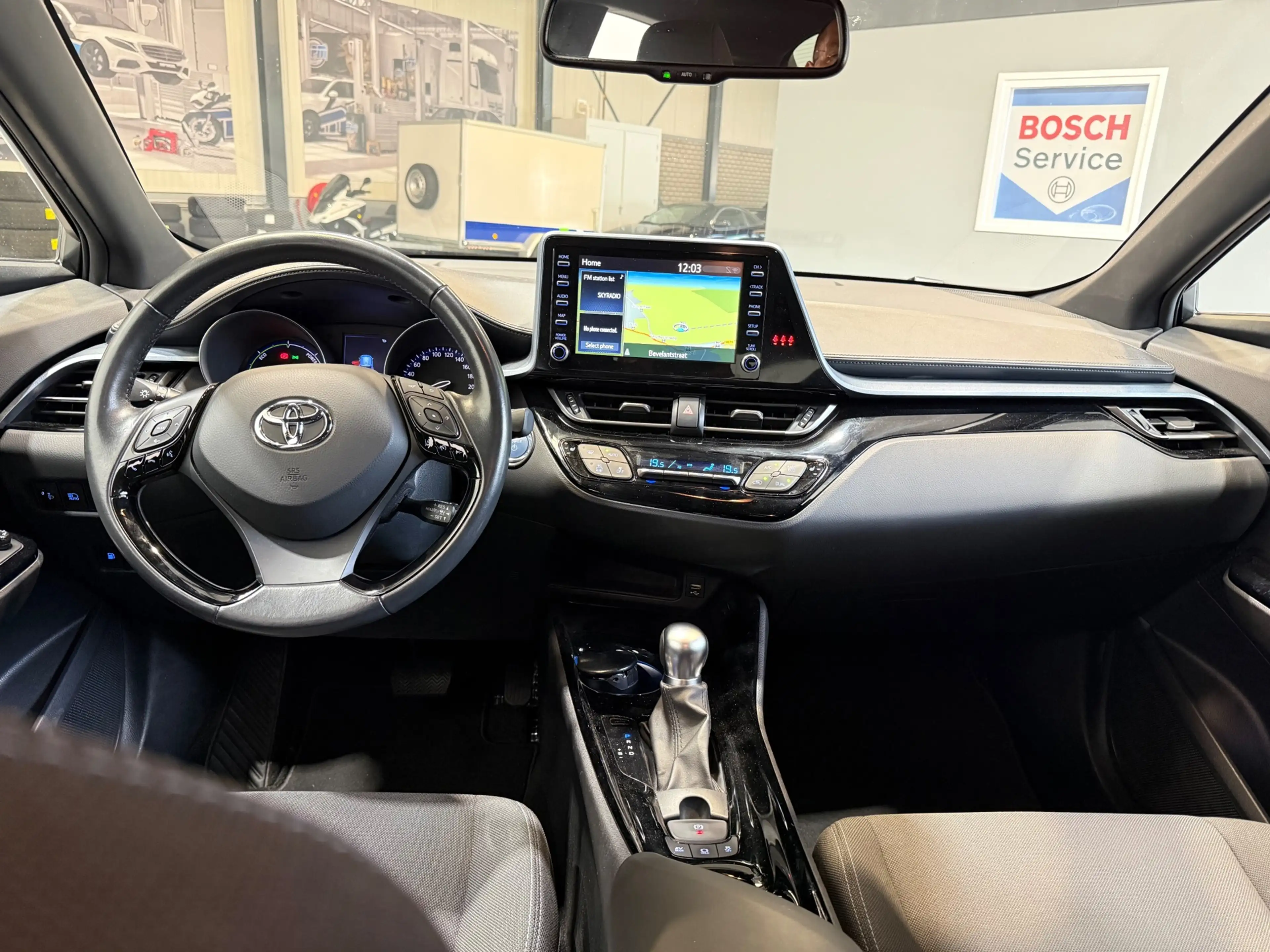 Toyota C-HR 2.0 Hybrid Business Plus — photo 8