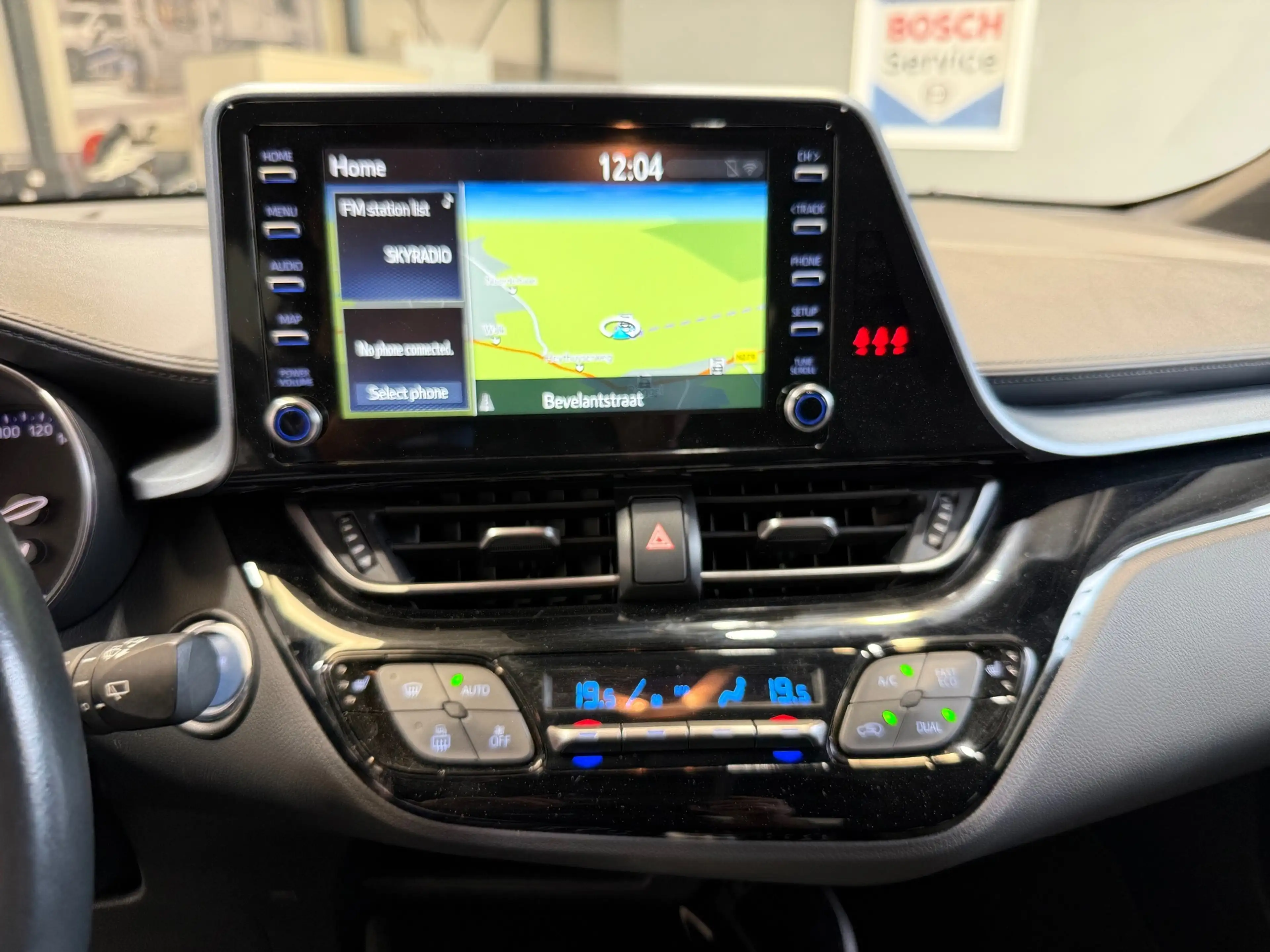 Toyota C-HR 2.0 Hybrid Business Plus — photo 14
