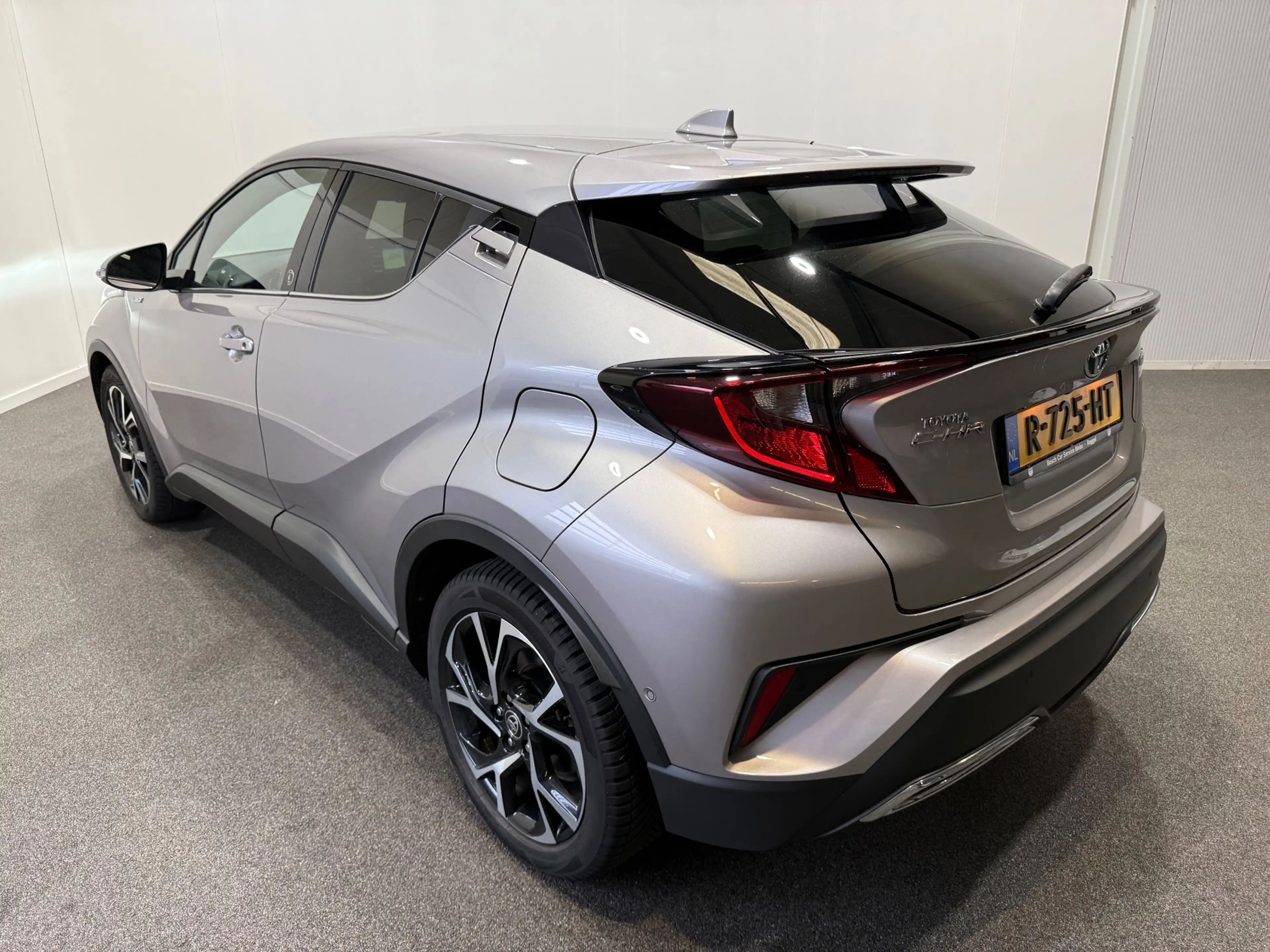 Toyota C-HR 2.0 Hybrid Business Plus — photo 18