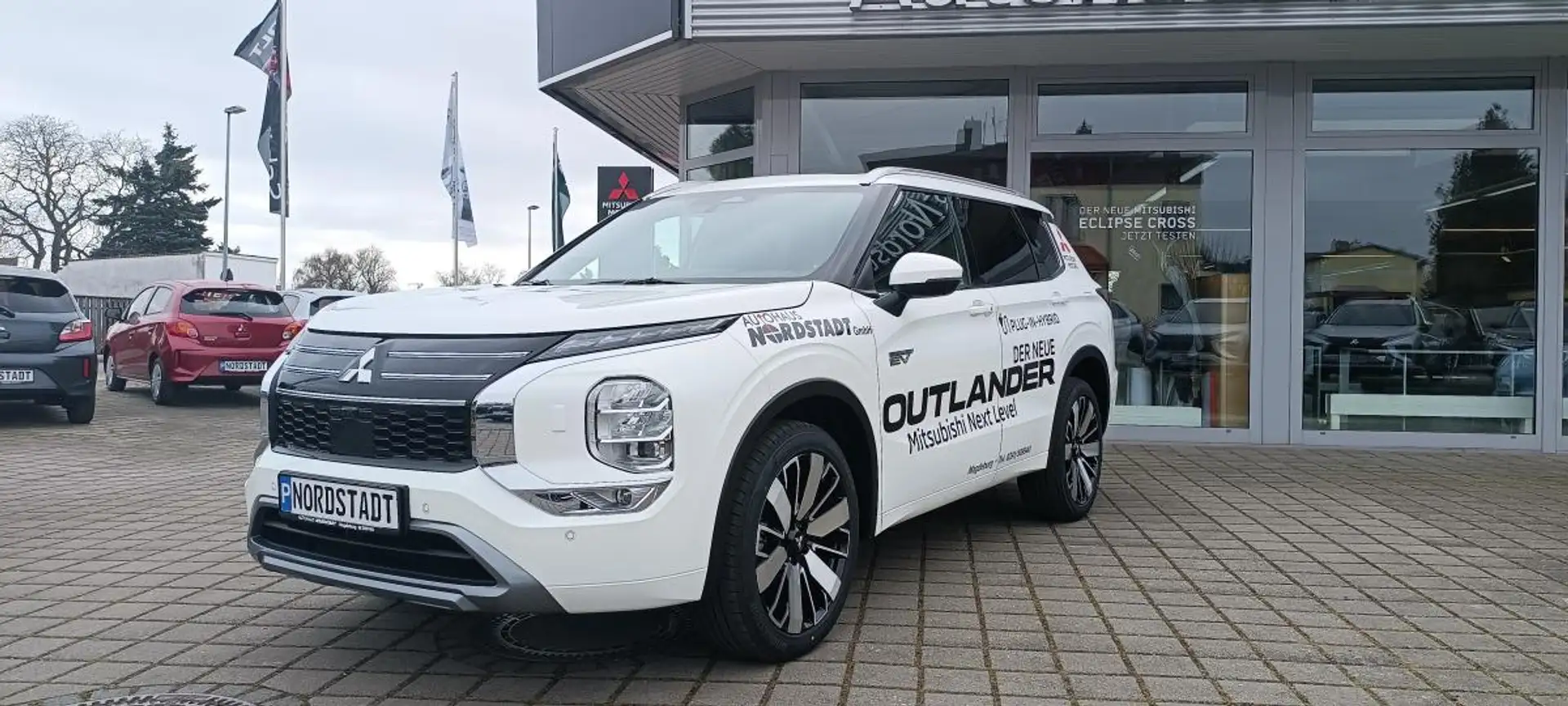Mitsubishi Outlander PHEV Frühjahraktion Weiß - 1