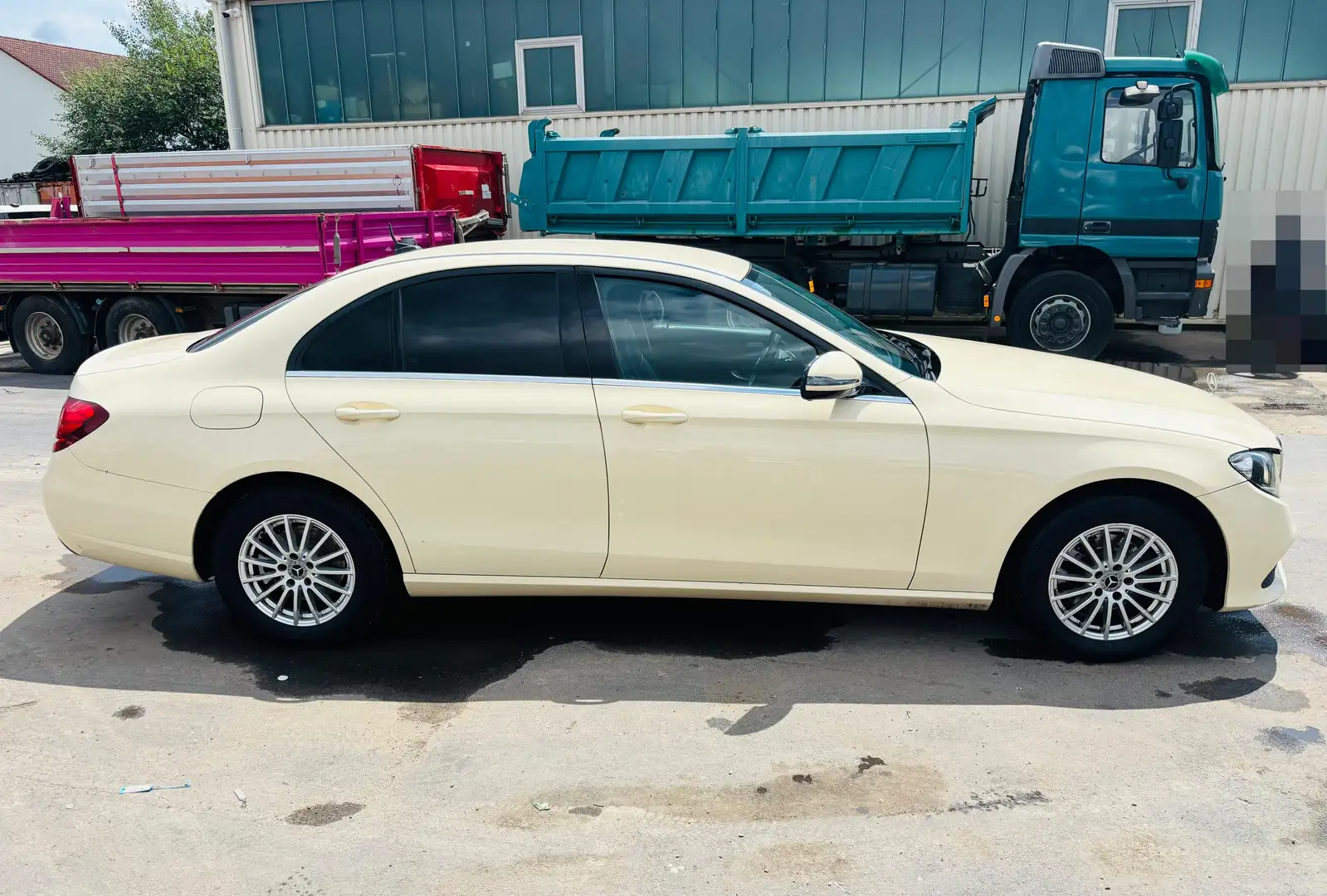 Mercedes-Benz E 220 E 220 d *Leder / Sitzheizung / Tempomat Beige - 2