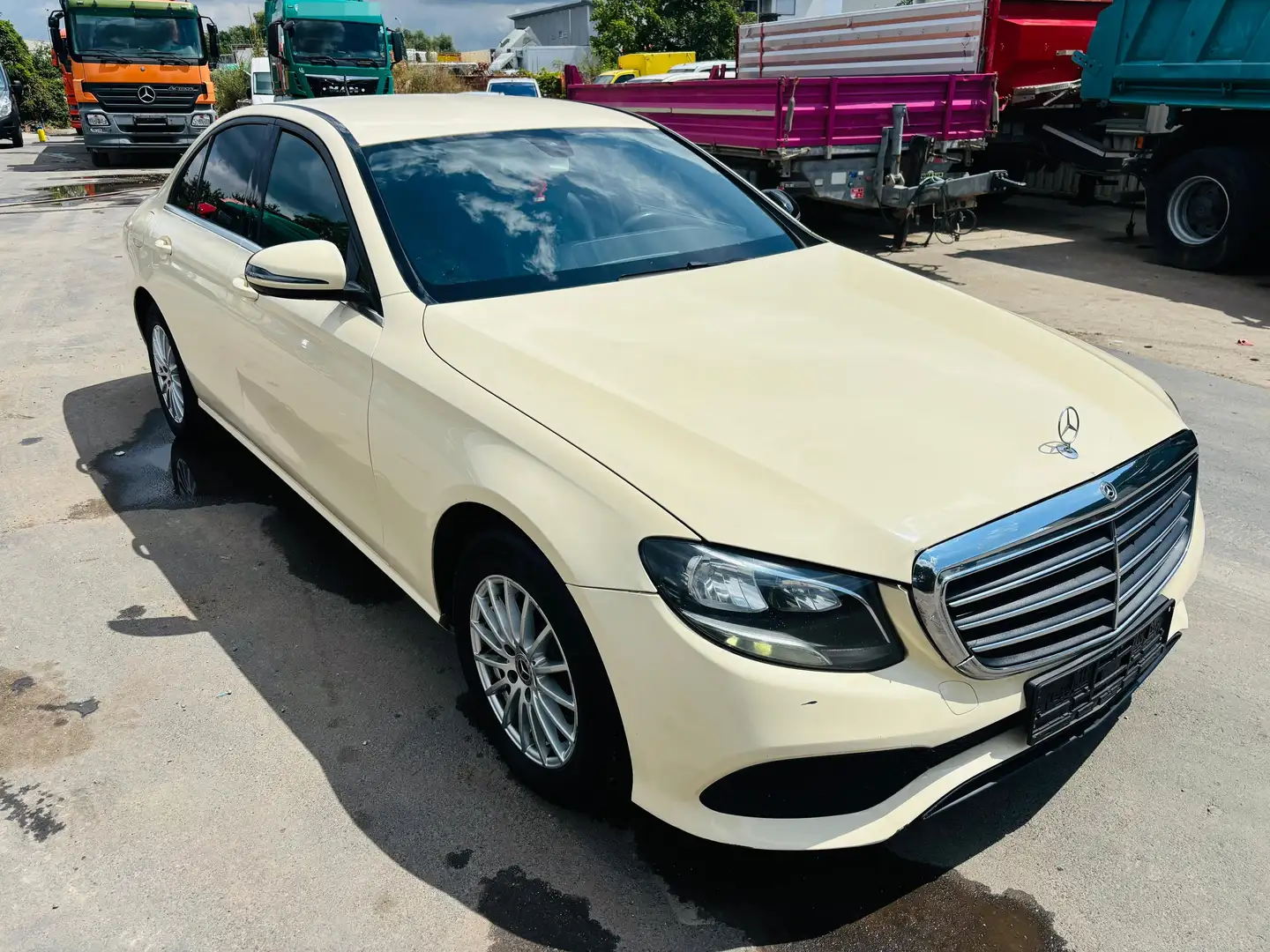 Mercedes-Benz E 220 E 220 d *Leder / Sitzheizung / Tempomat Beige - 1