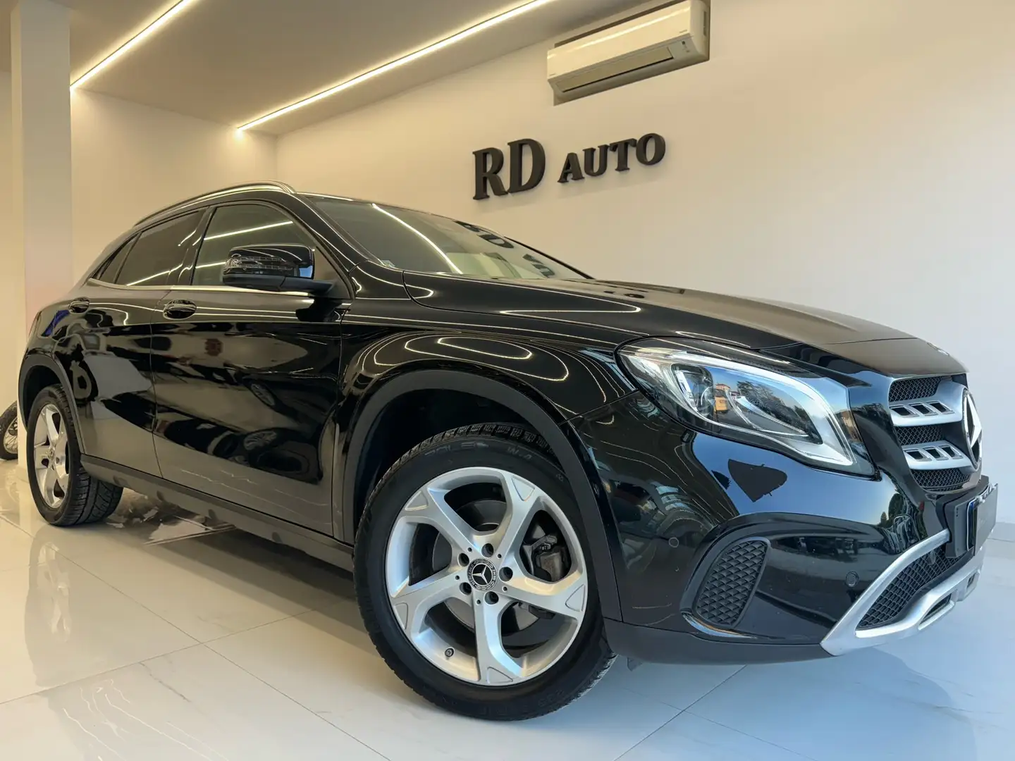 Mercedes-Benz GLA 220 Premium 4matic automatica unico proprietario Nero - 1