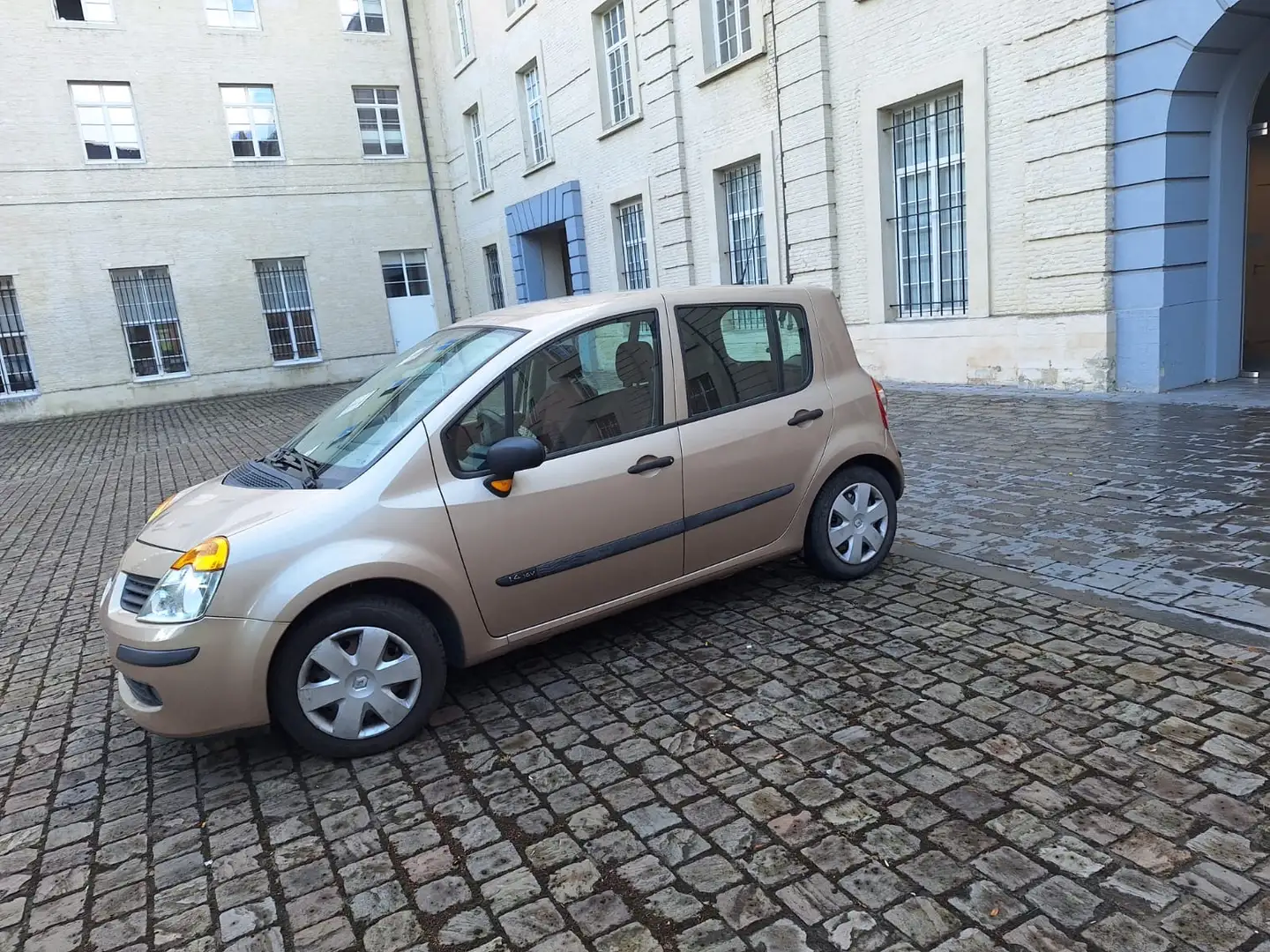 Renault Modus 1.4 16V Confort Dynamique - 1