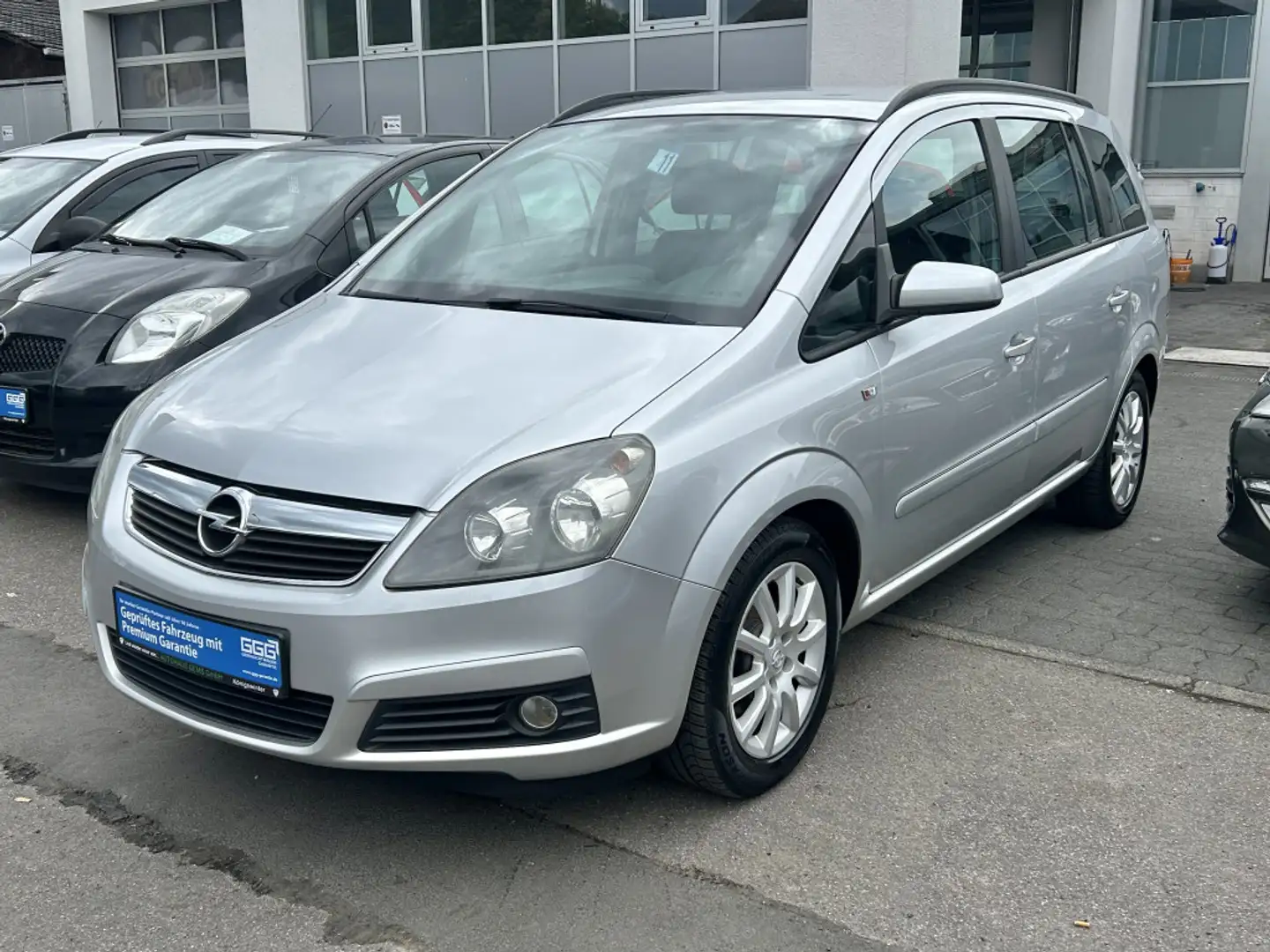 Opel Zafira Edition 7-Sitzer Klima Temp CD-Spieler Plateado - 2