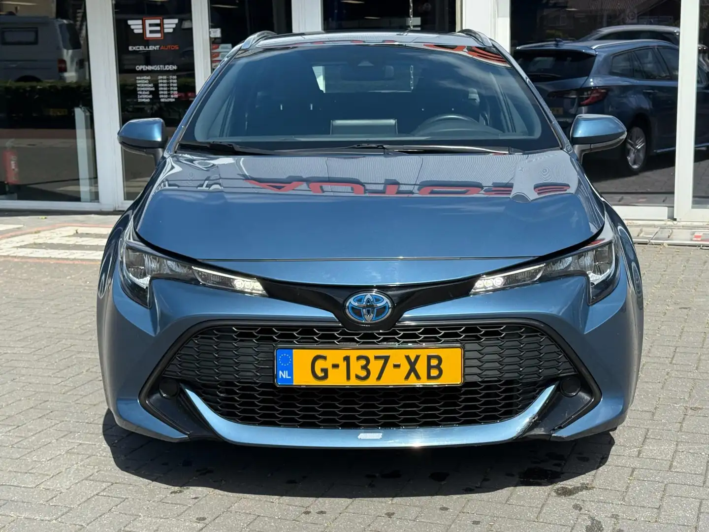Toyota Corolla Touring Sports 1.8 Hybrid Active Navigatie Blauw - 2