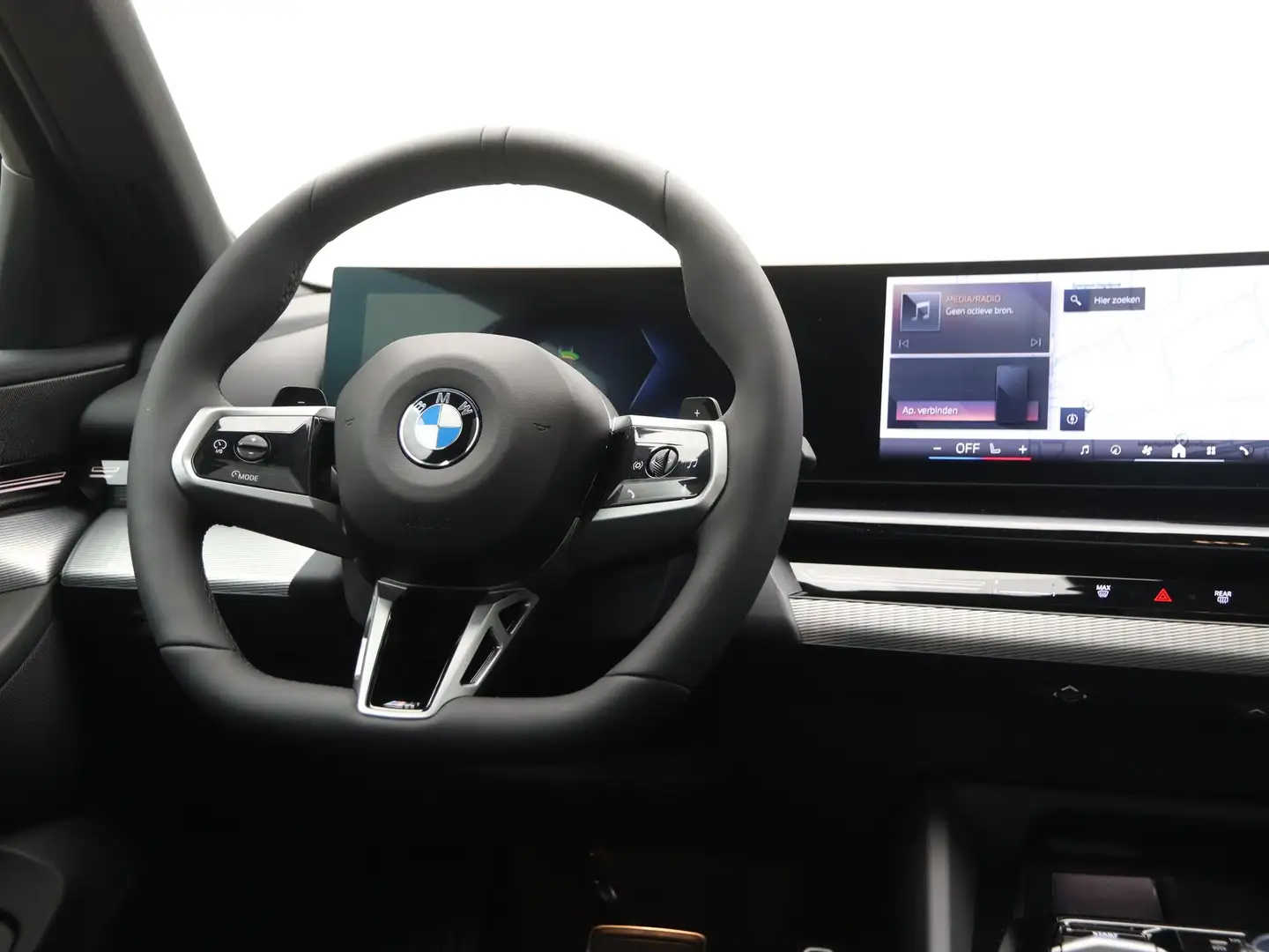 BMW 520 5 Serie Touring 520i M Sport Pro Grijs - 2