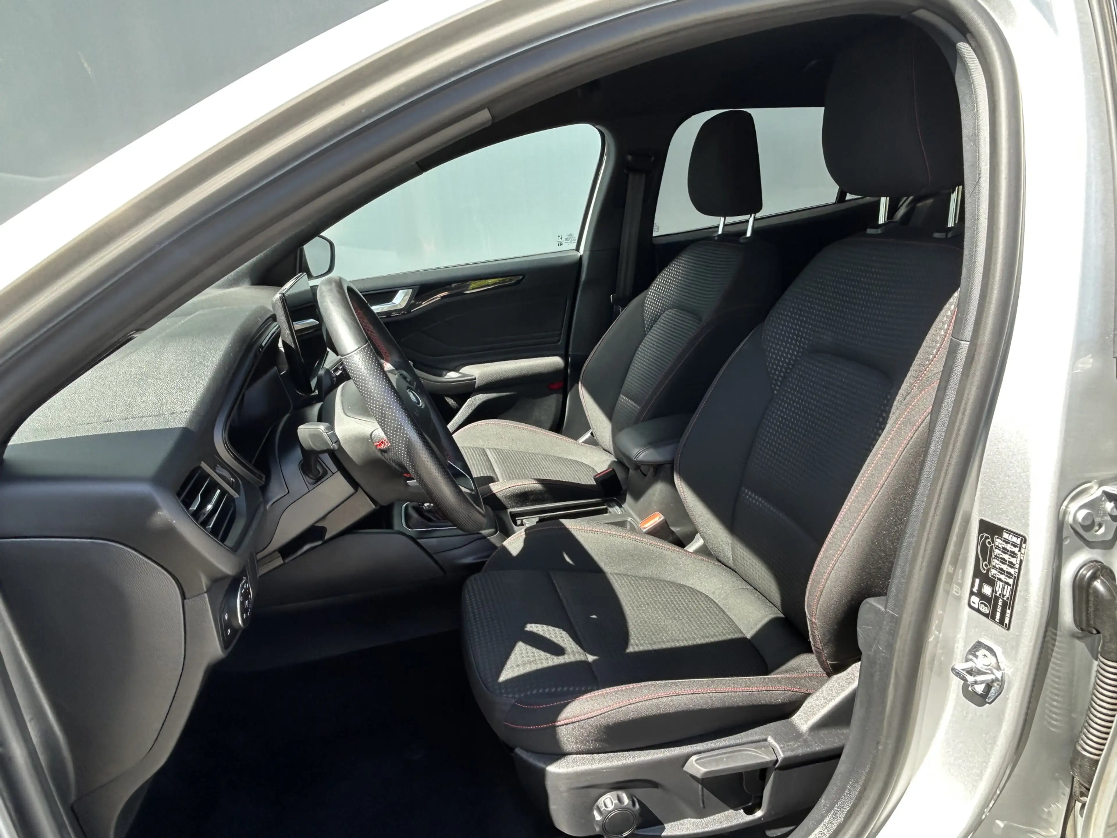 Ford Focus Wagon BWJ 2022 | 1.0T 126PK Hybrid ST Line NW MODE — photo 4