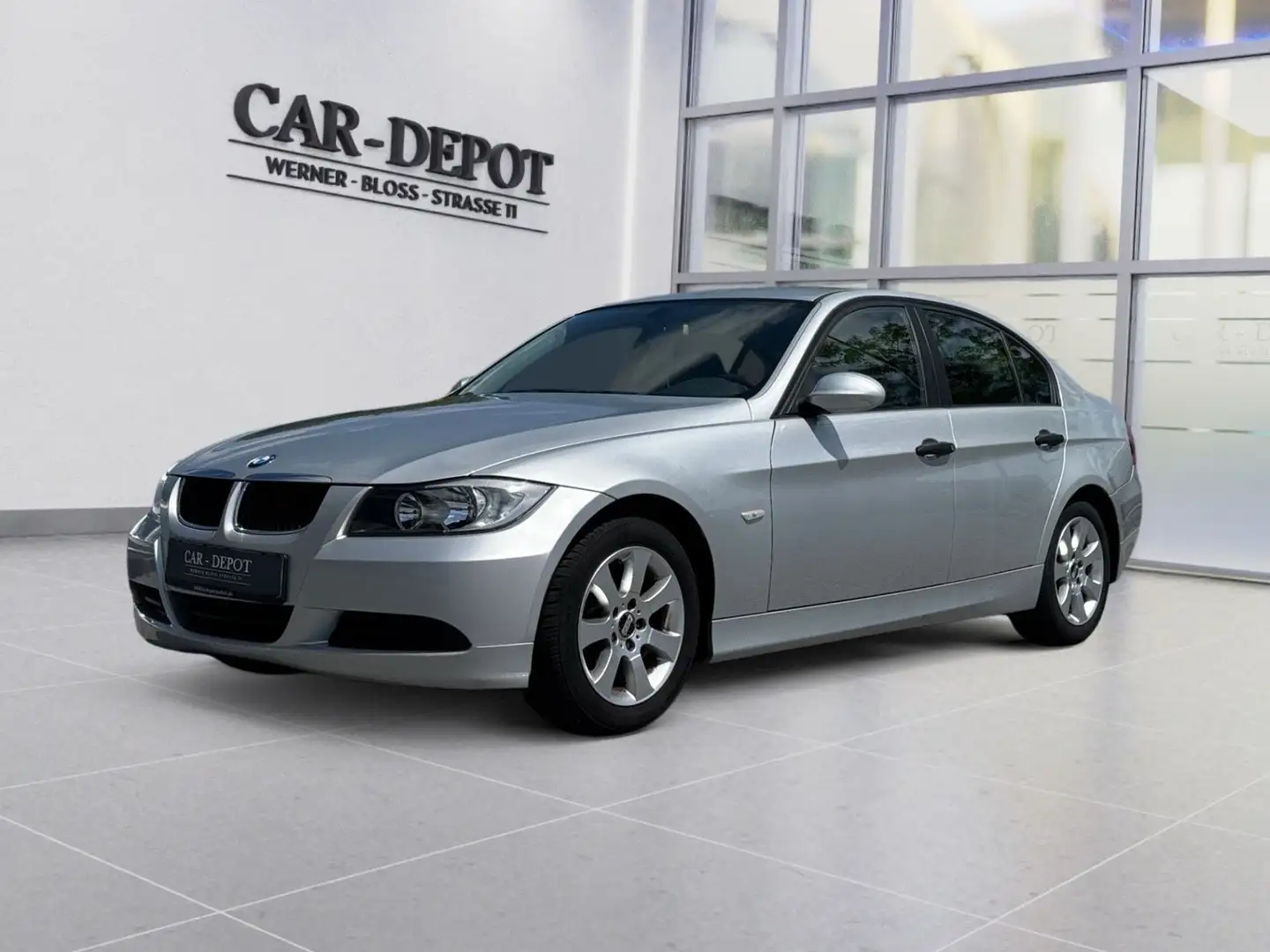 BMW 320 Baureihe 3 Lim. 320i*KLIMAAUT.*PDC*SHZ*AUX* srebrna - 1