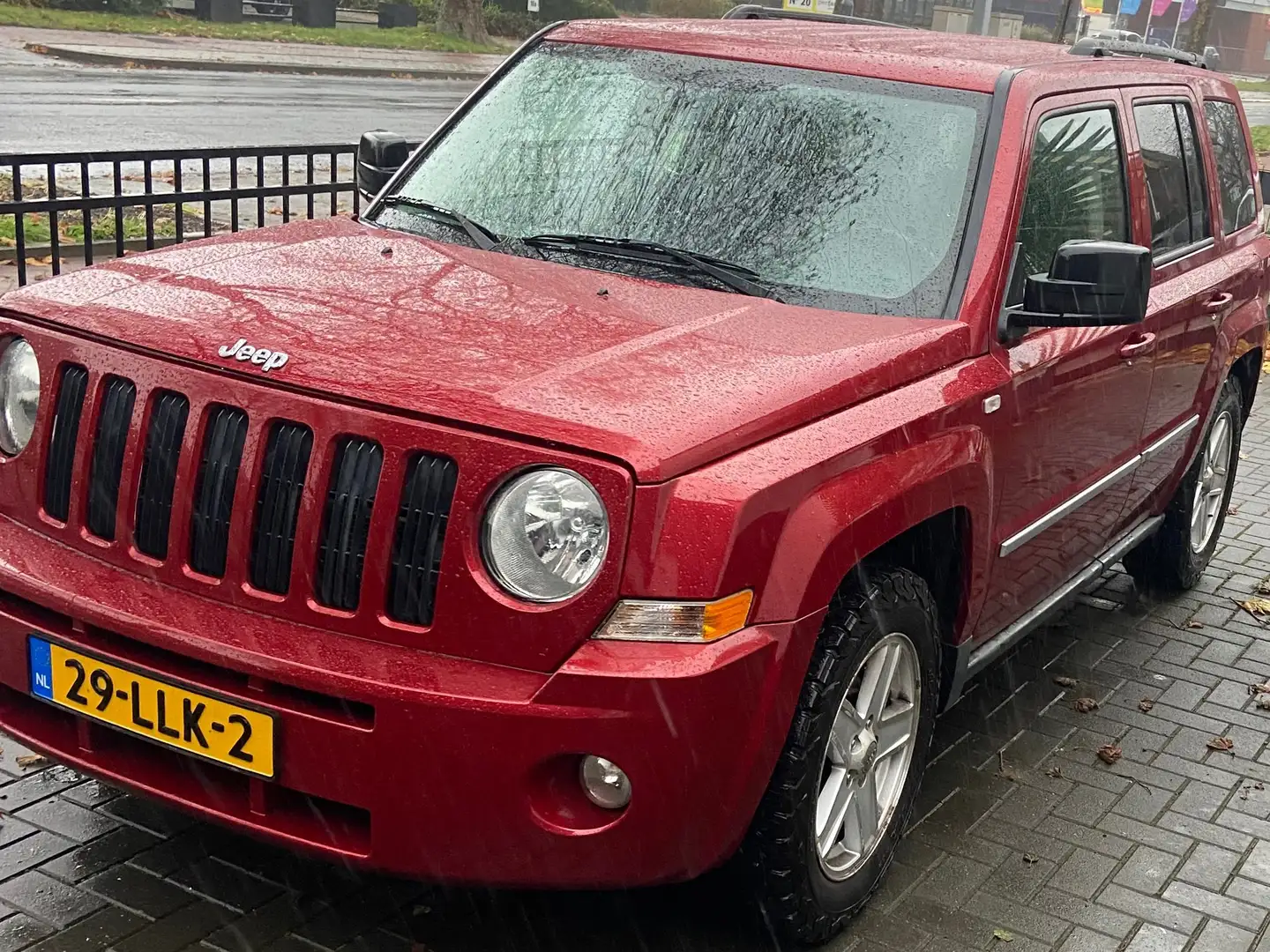 Jeep Patriot Patriot 2.4 Ltd Liberty Rood - 1