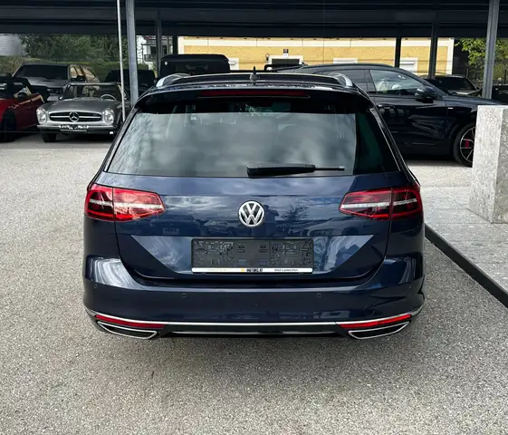 Volkswagen Passat view 12