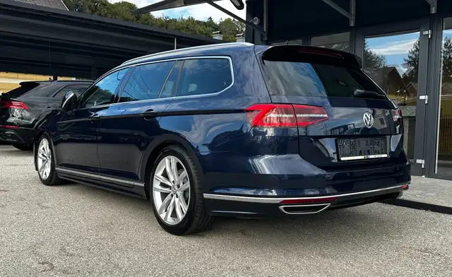 Volkswagen Passat view 11