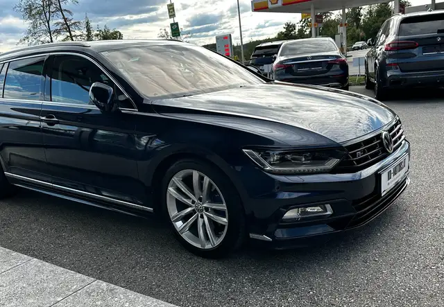 Volkswagen Passat view 4