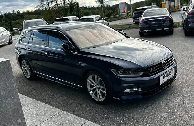 Volkswagen Passat view 3