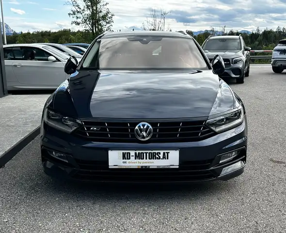 Volkswagen Passat view 2
