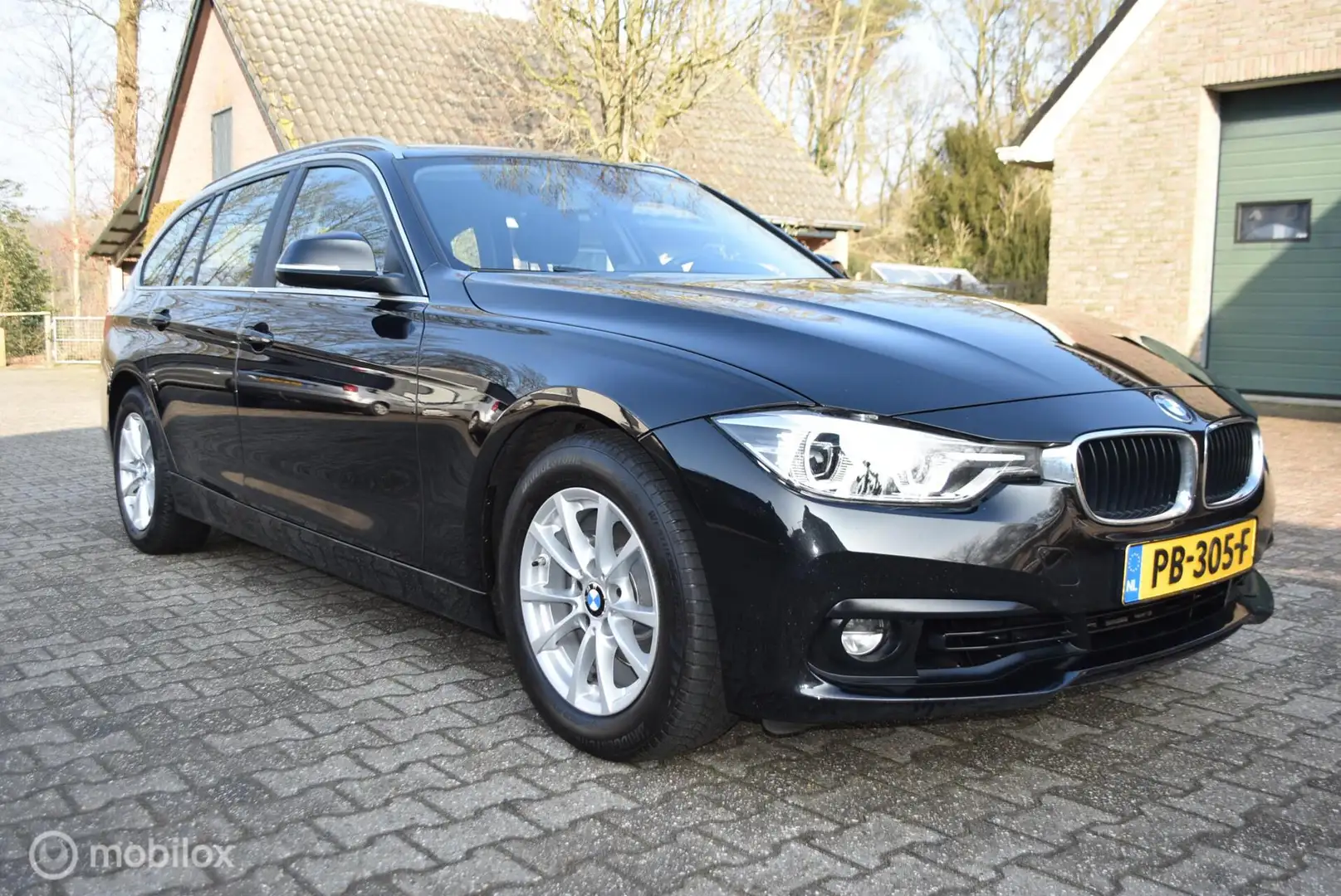 BMW 318 3-serie Touring 318i Executive Aut Noir - 1