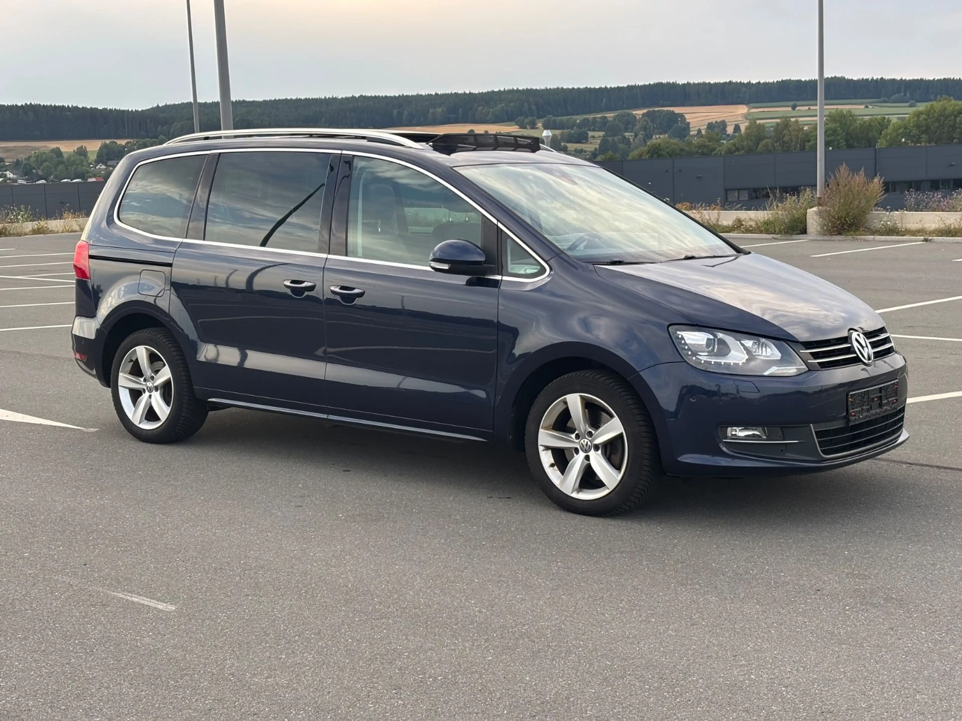 Volkswagen Sharan 2.0 TDI 177 PS Highline Xenon PANO Kamera — photo 3