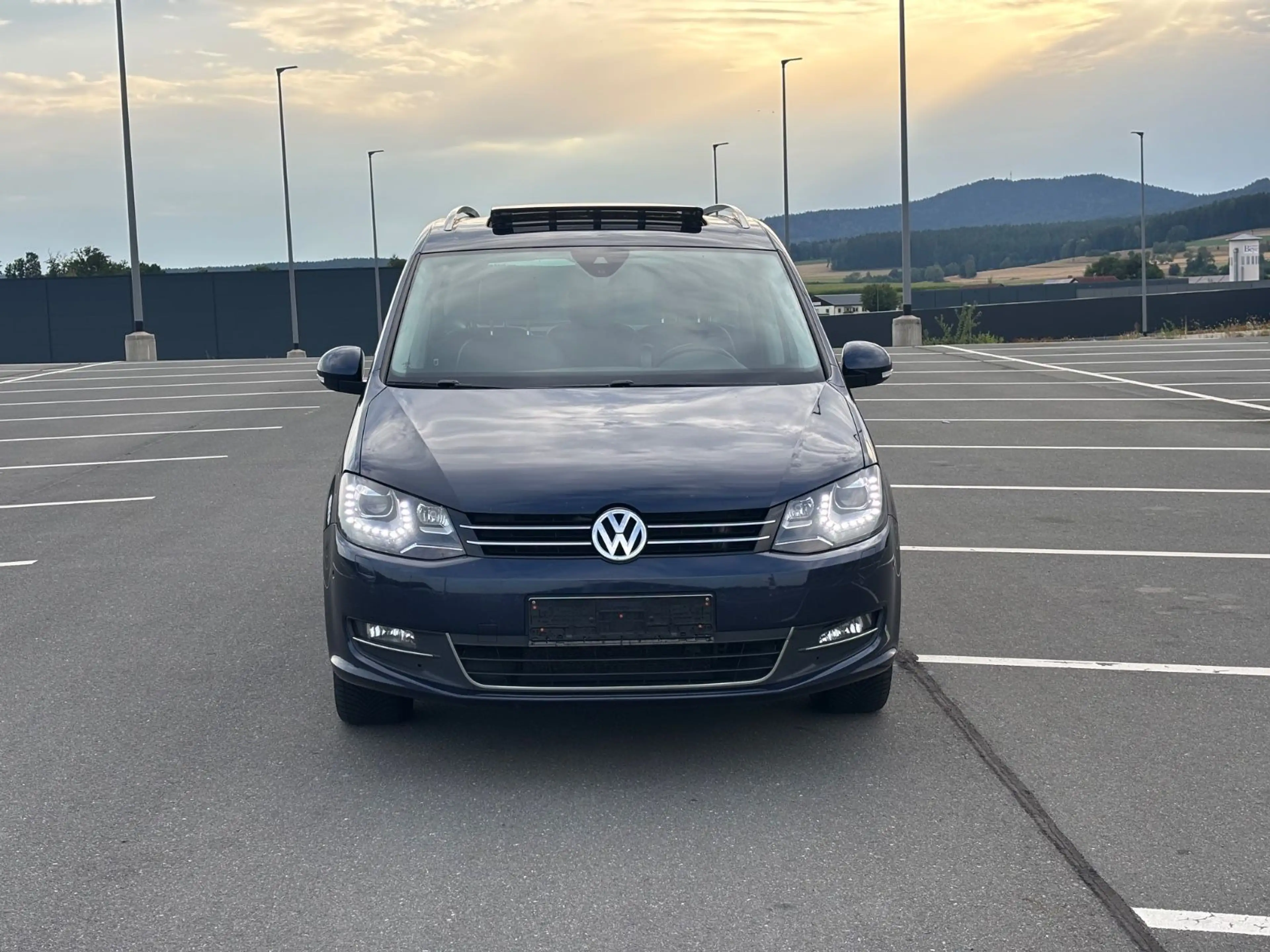 Volkswagen Sharan 2.0 TDI 177 PS Highline Xenon PANO Kamera — photo 2