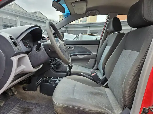 Kia Picanto view 5
