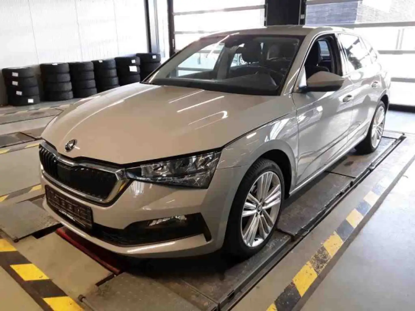 Skoda Scala 1.5TSI STYLE LED+NAVI+SITZHEIZUNG+ACC+18Z Grigio - 2