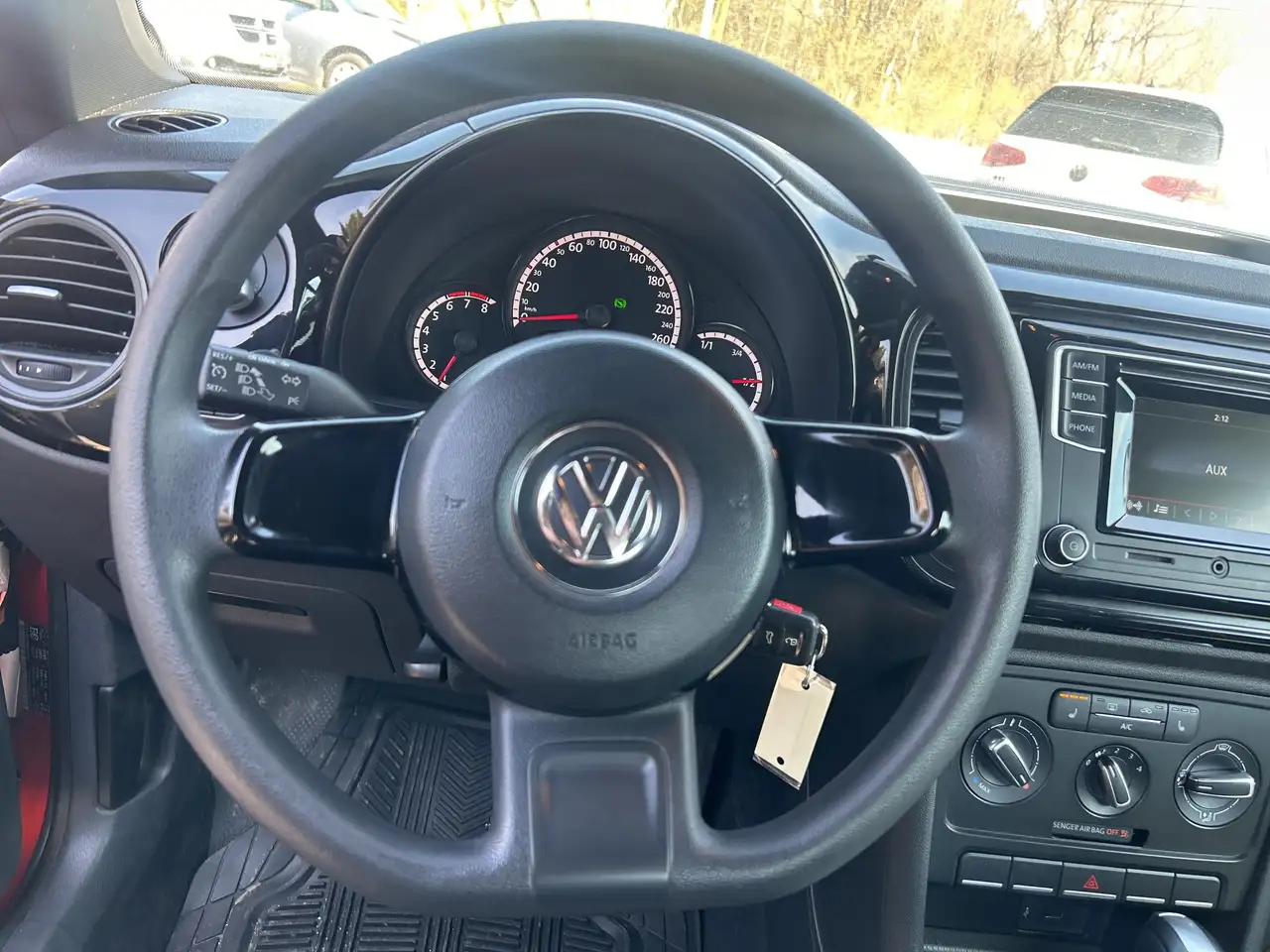 Volkswagen Beetle снимка Volkswagen Beetle