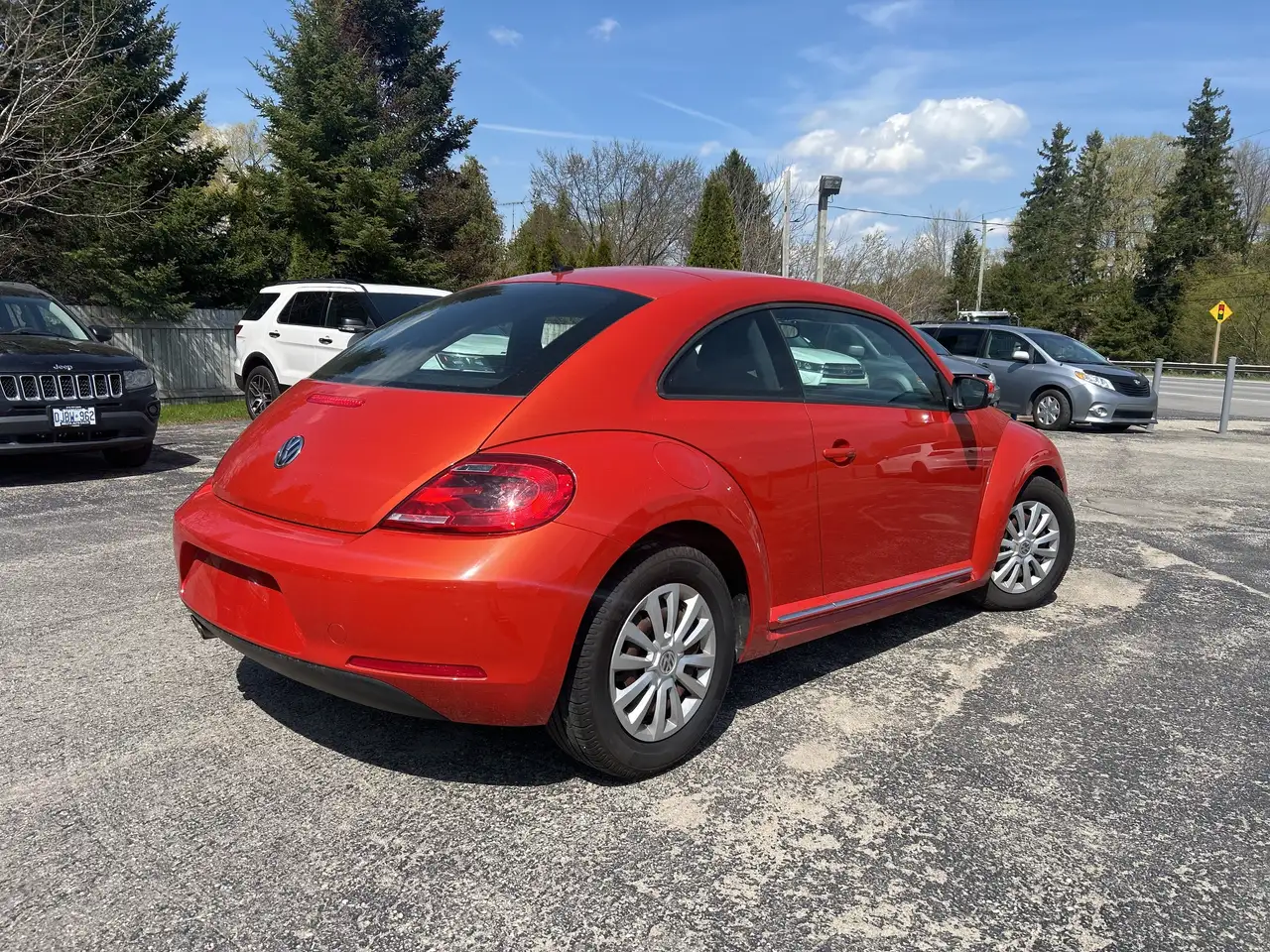 Volkswagen Beetle снимка Volkswagen Beetle