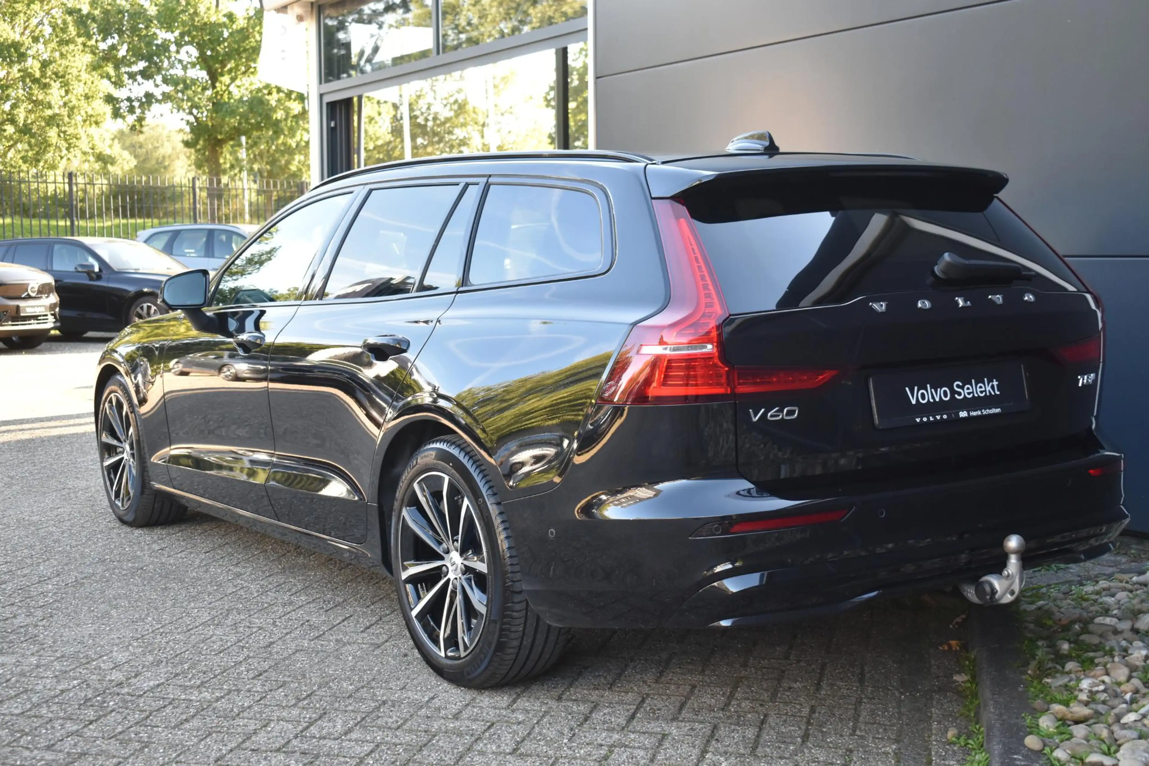 Volvo V60 T8 Plug-in hybrid AWD Plus Dark | Panoramadak | Tr — photo 2