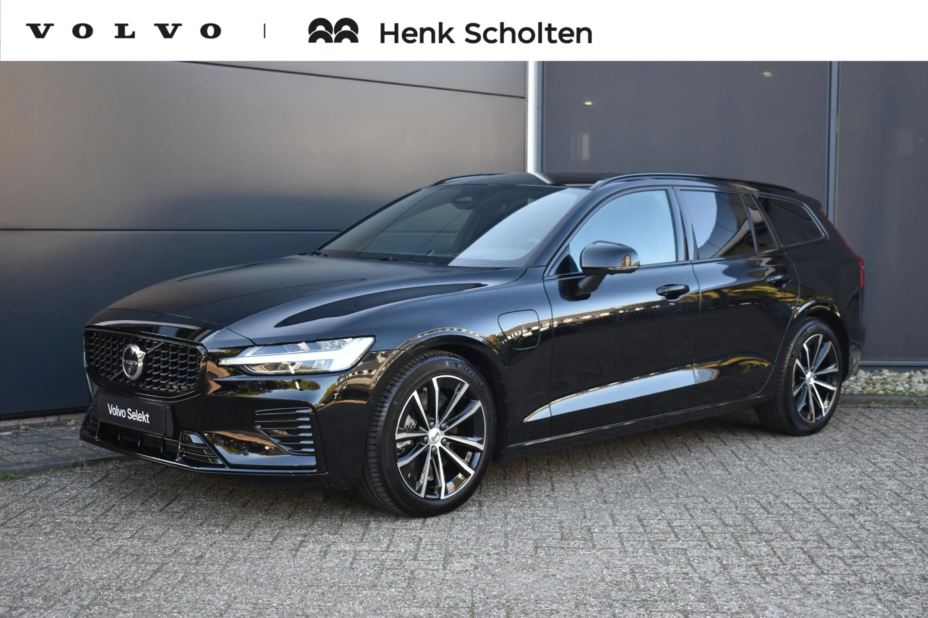 Volvo V60 T8 Plug-in hybrid AWD Plus Dark | Panoramadak | Tr
