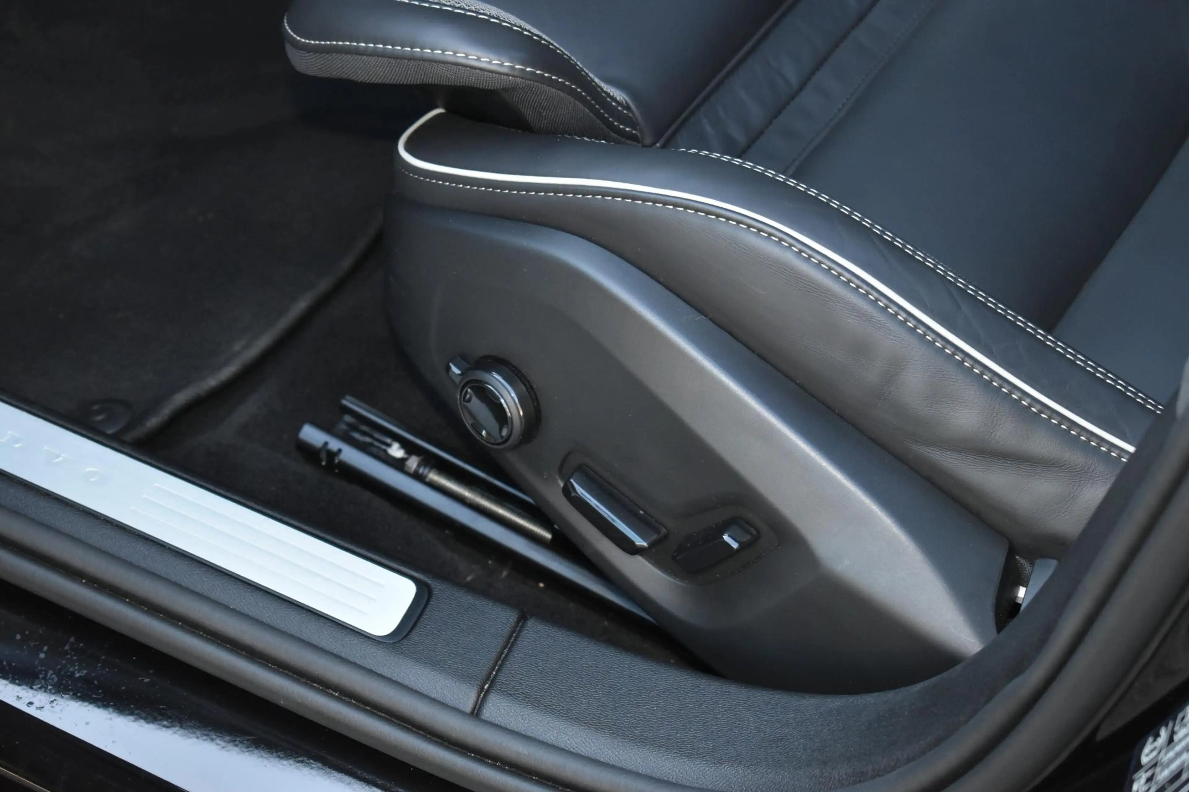 Volvo V60 T8 Plug-in hybrid AWD Plus Dark | Panoramadak | Tr — photo 14