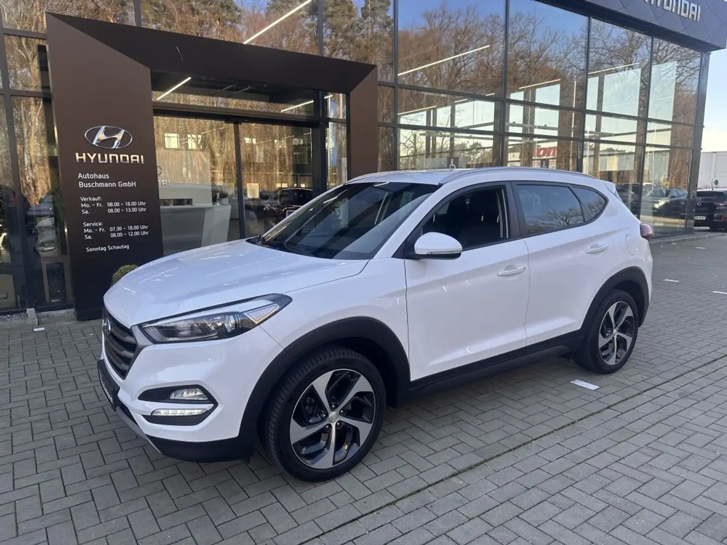 Hyundai TUCSON 1.6 Turbo 2WD Advantage +AHK+NAVI+RFK+ Weiß - 1