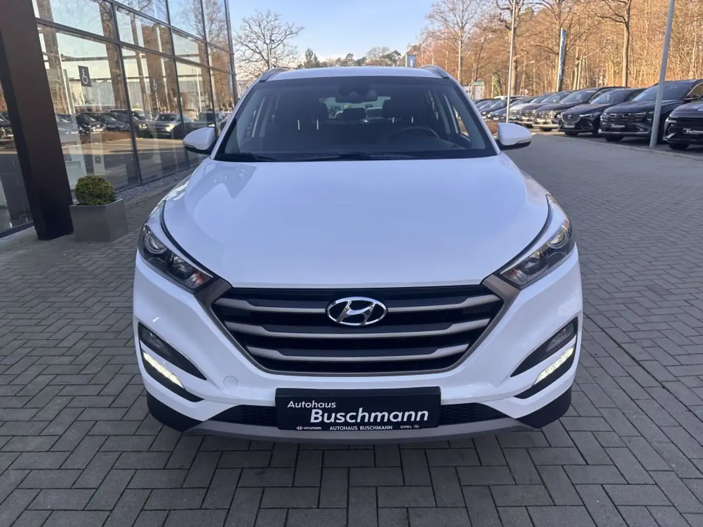 Hyundai TUCSON 1.6 Turbo 2WD Advantage +AHK+NAVI+RFK+ Weiß - 2