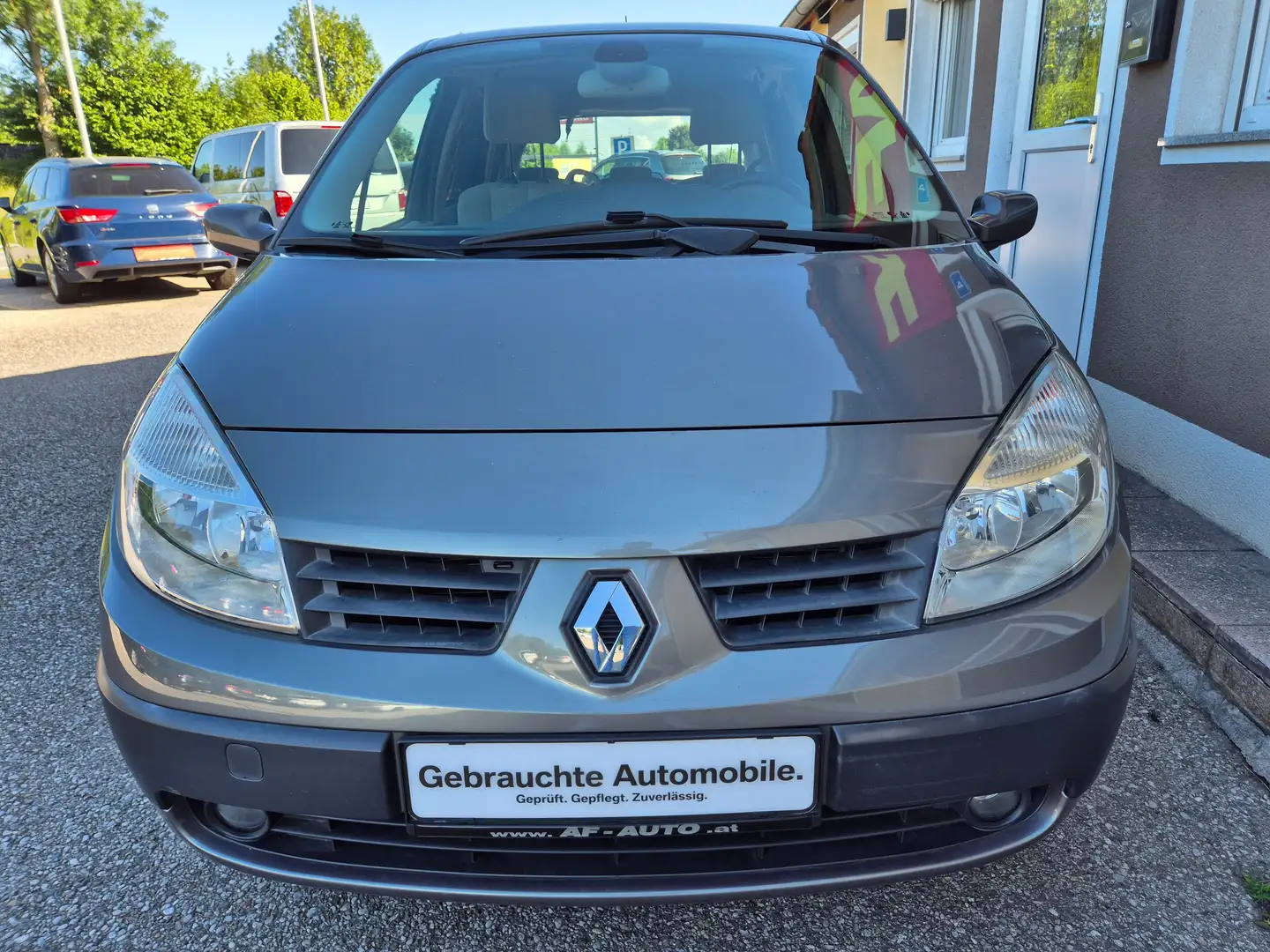 Renault Scenic II Dynamique 1,5 dCi DPF Grau - 2