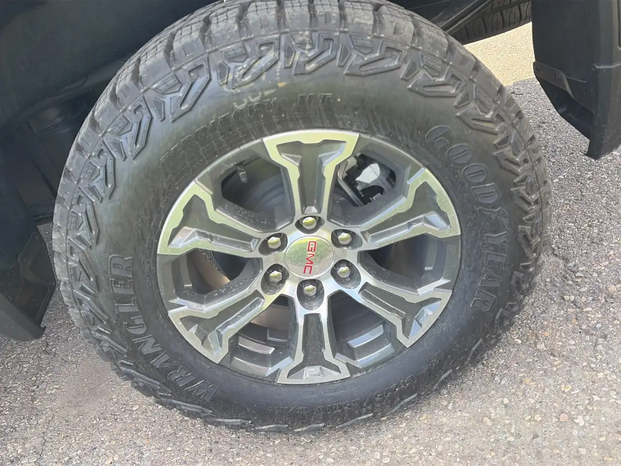GMC Sierra 1500 снимка GMC Sierra 1500