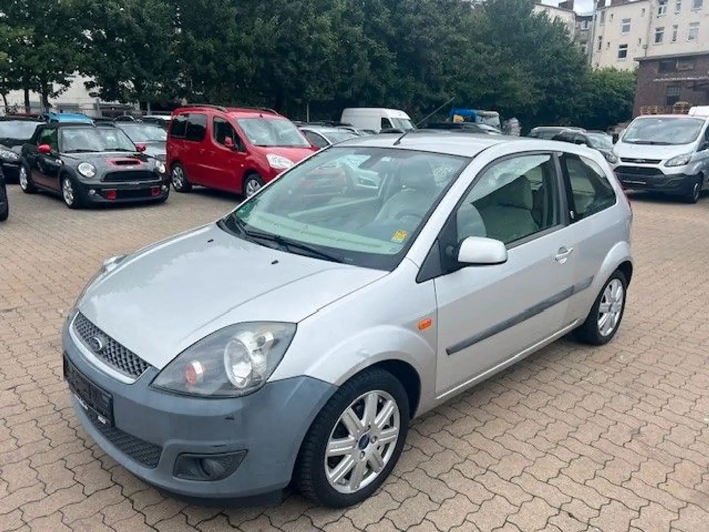 Ford Fiesta Ghia *Automatik* *Klimaanlage* Silber - 1