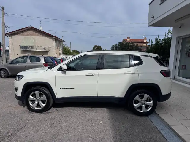 Jeep Compass view 3
