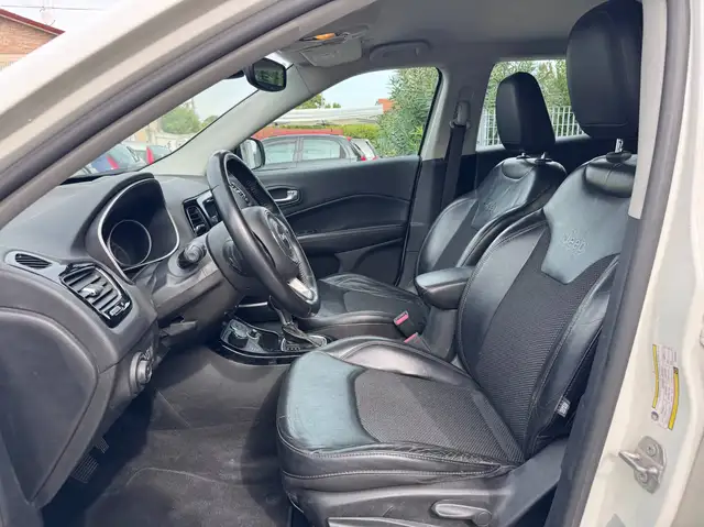 Jeep Compass view 14
