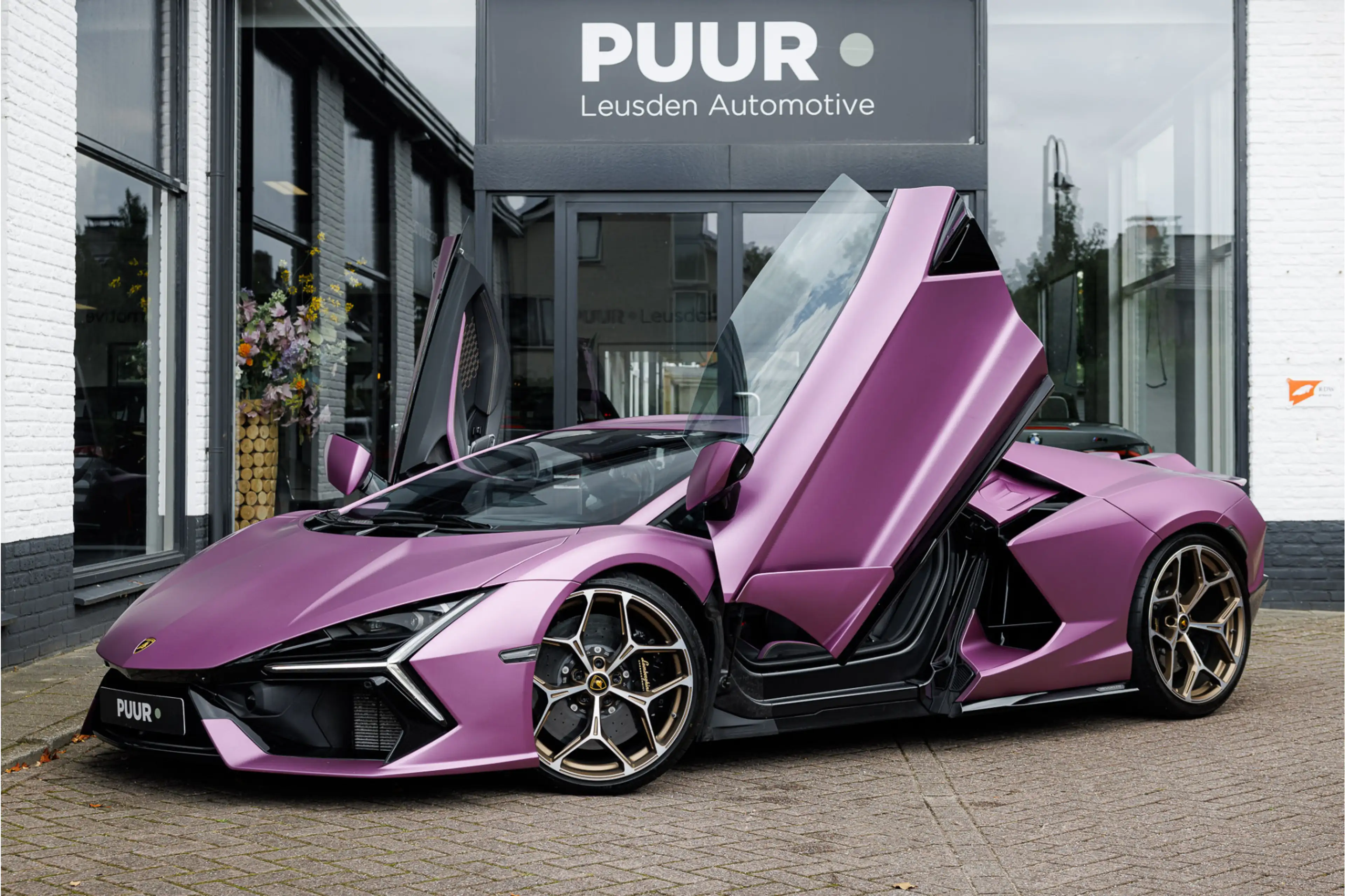 Lamborghini Revuelto 6.5 V12 ''Viola 30th Matte'' Ad Personam Ad Person — photo 10