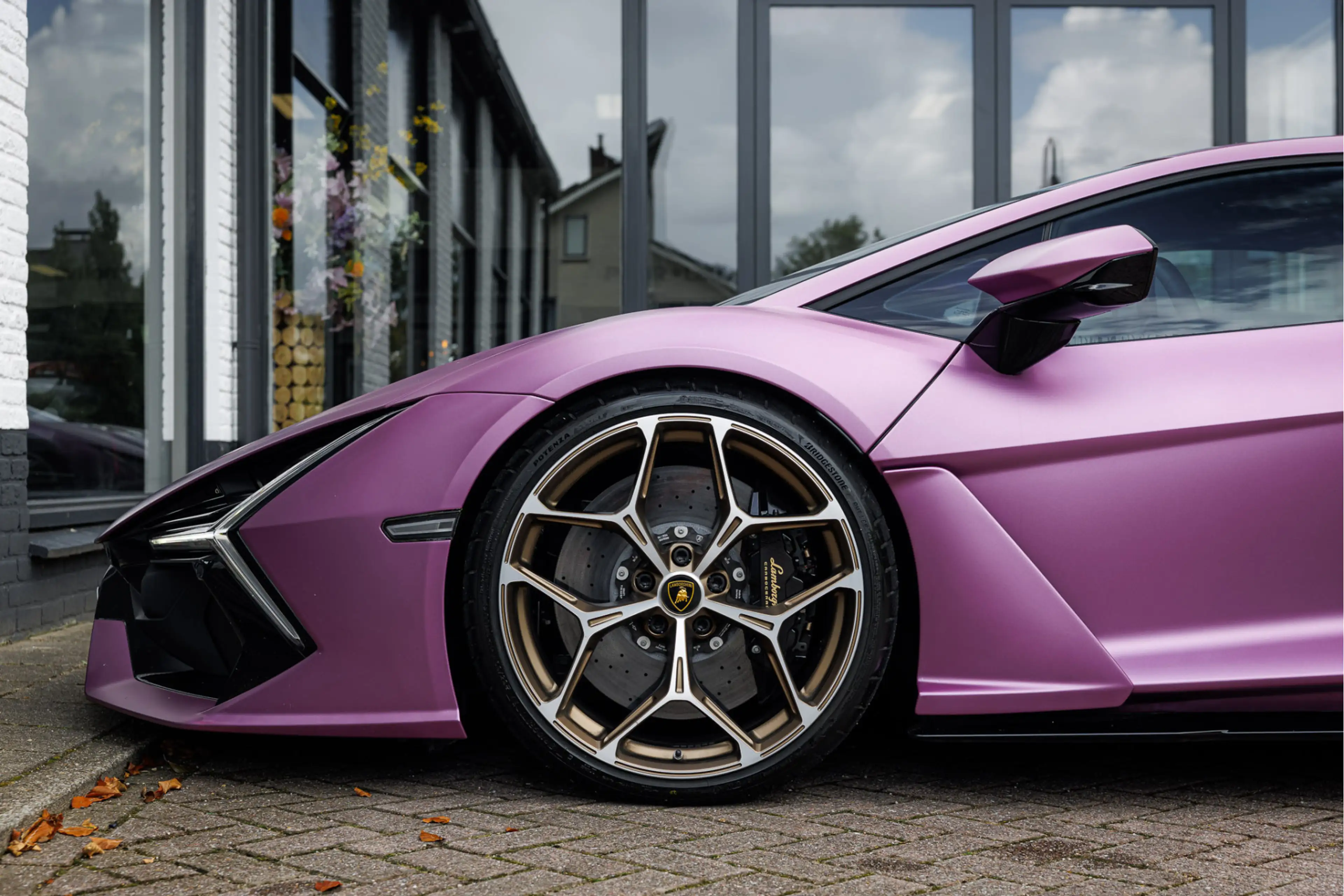 Lamborghini Revuelto 6.5 V12 ''Viola 30th Matte'' Ad Personam Ad Person — photo 12