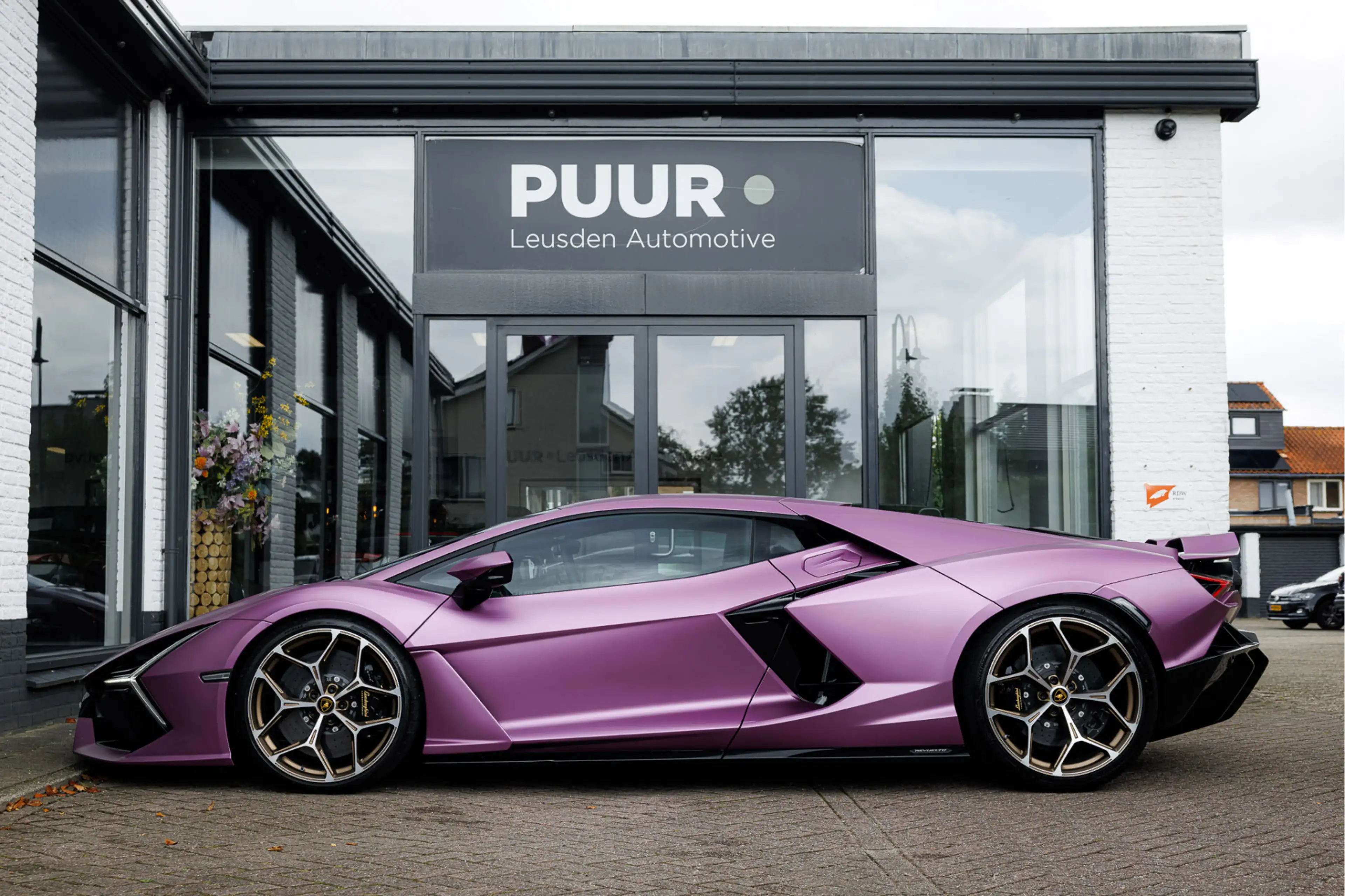 Lamborghini Revuelto 6.5 V12 ''Viola 30th Matte'' Ad Personam Ad Person — photo 3